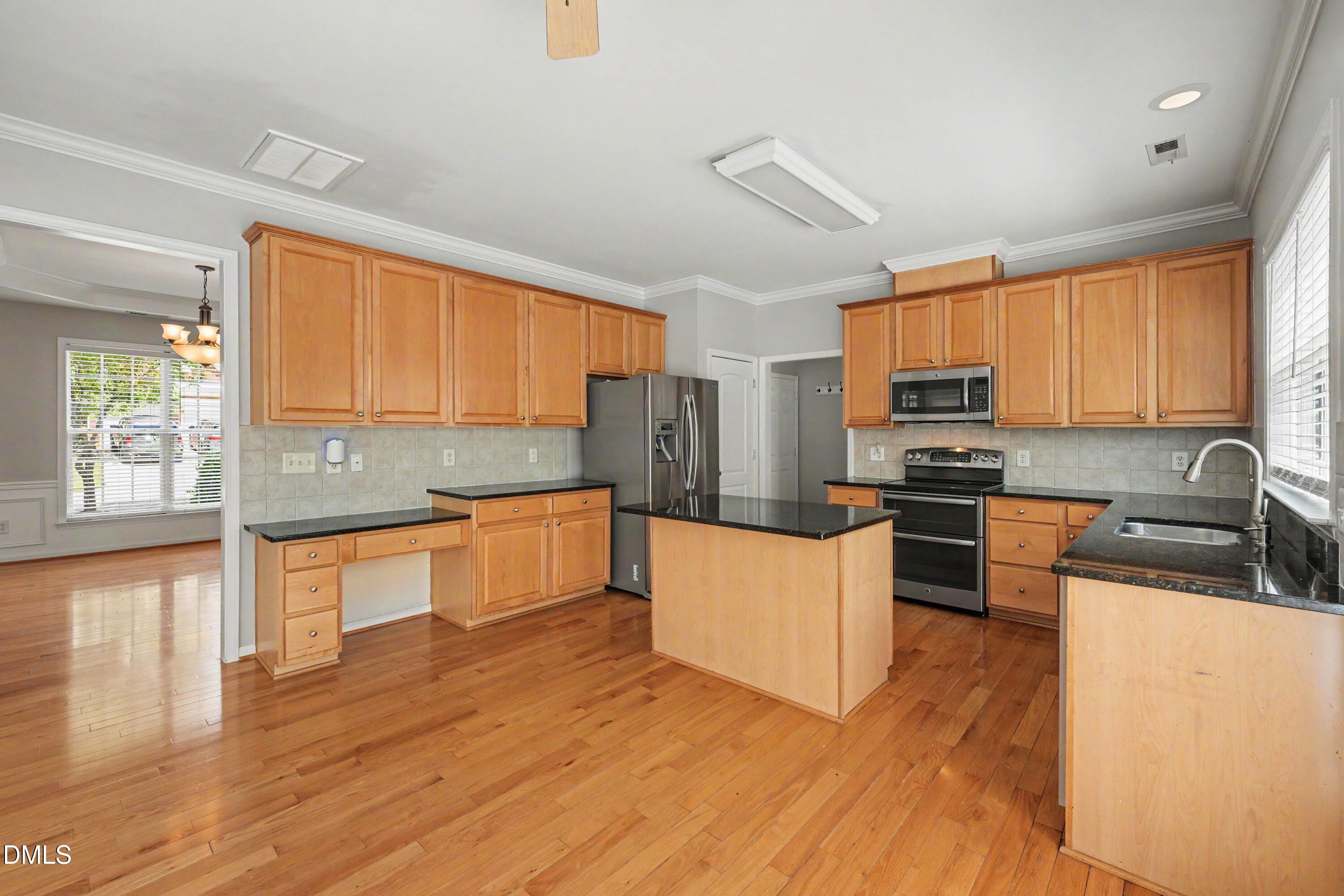 5325 Granada Hills Drive Property Photo 14