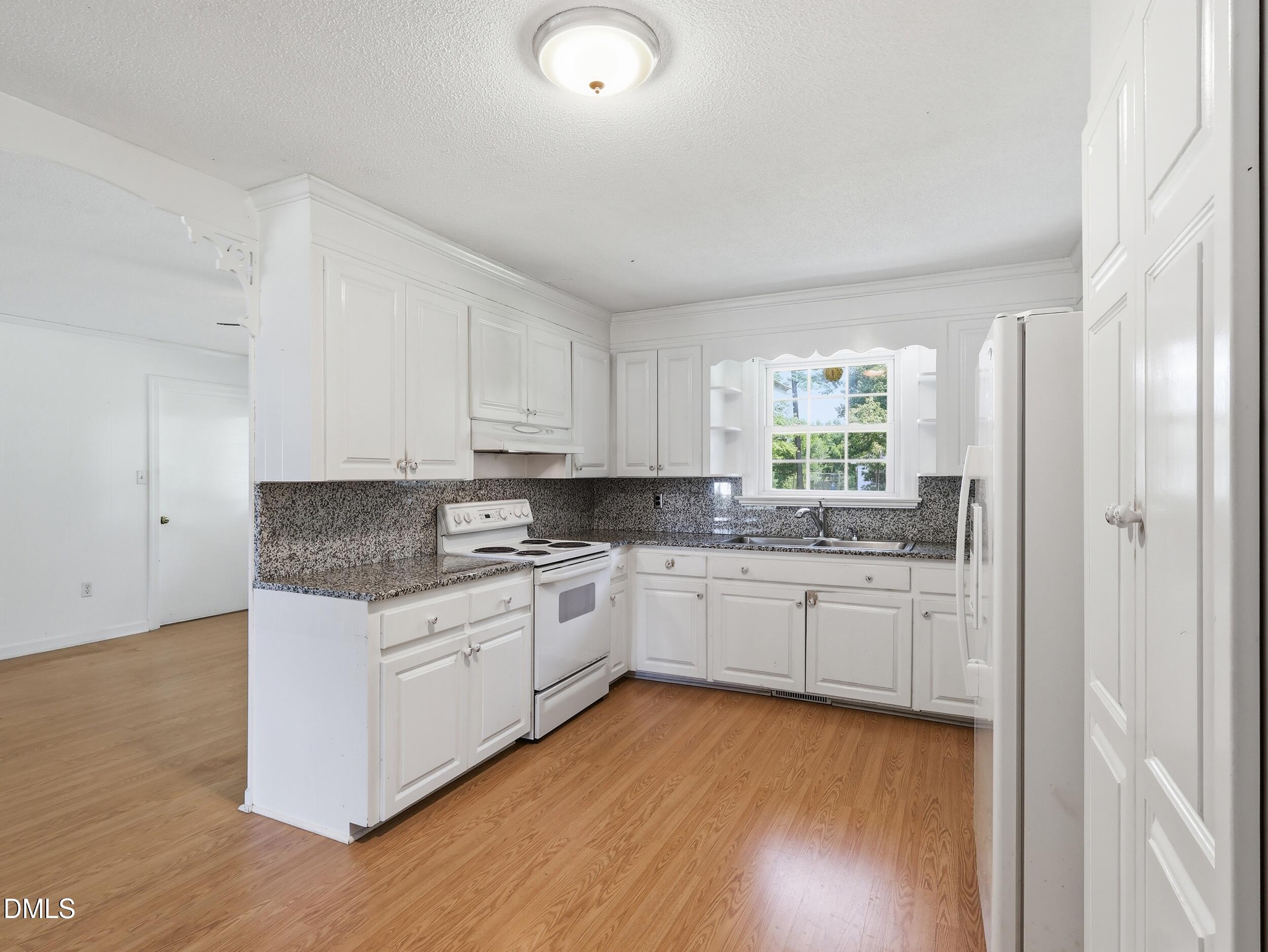 8701, 8705 White Oak Road Property Photo 15