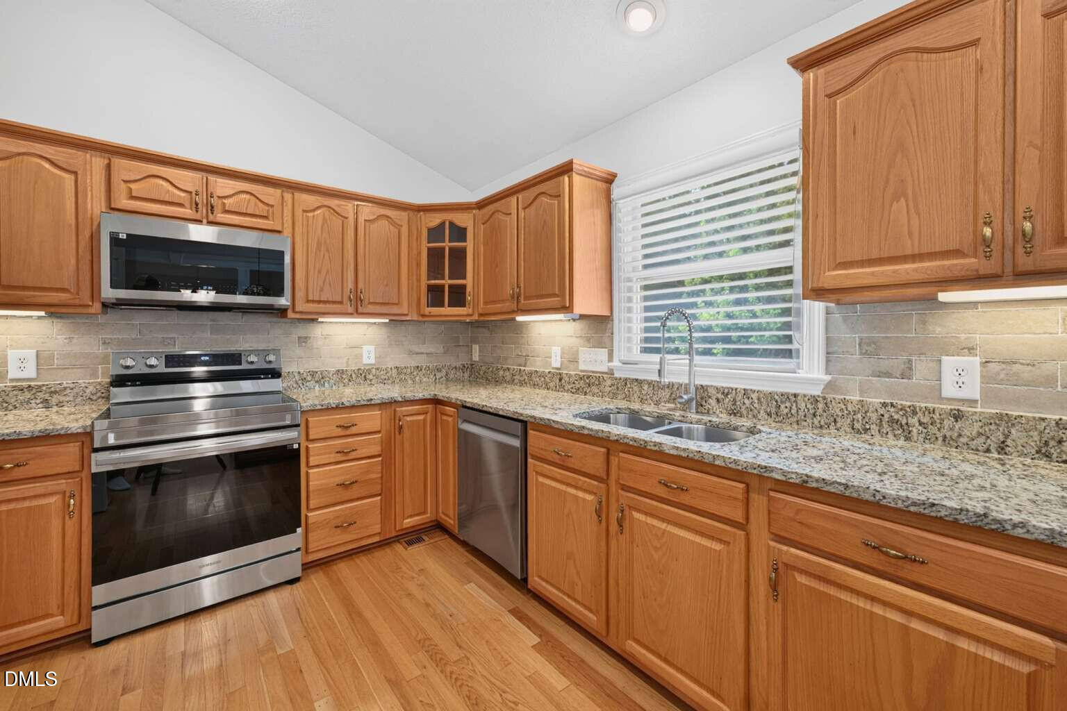 544 Little Creek Drive Property Photo 4