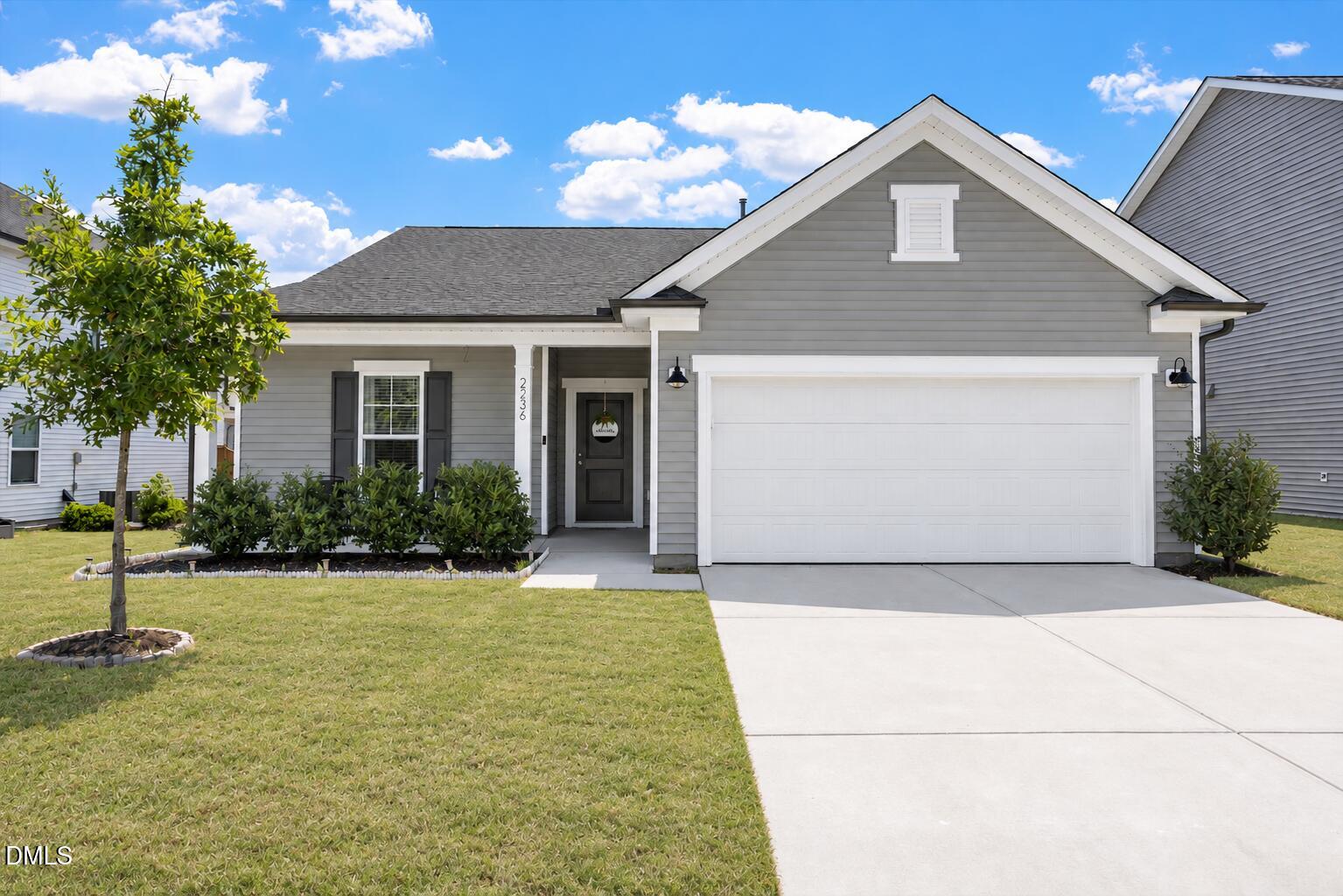 2236 Fairway Green Drive Property Photo 1