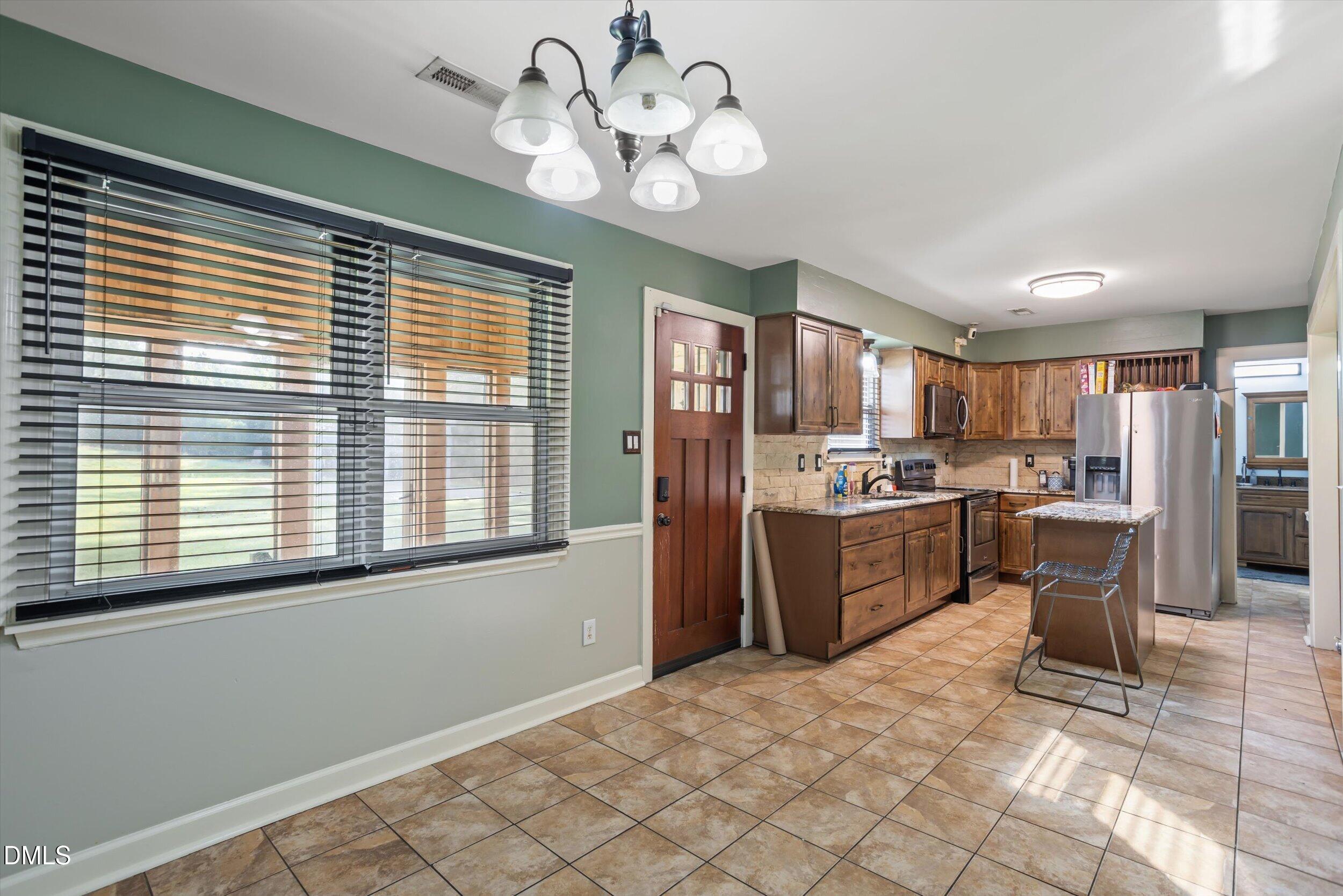 2512 Sundial Circle Property Photo 4