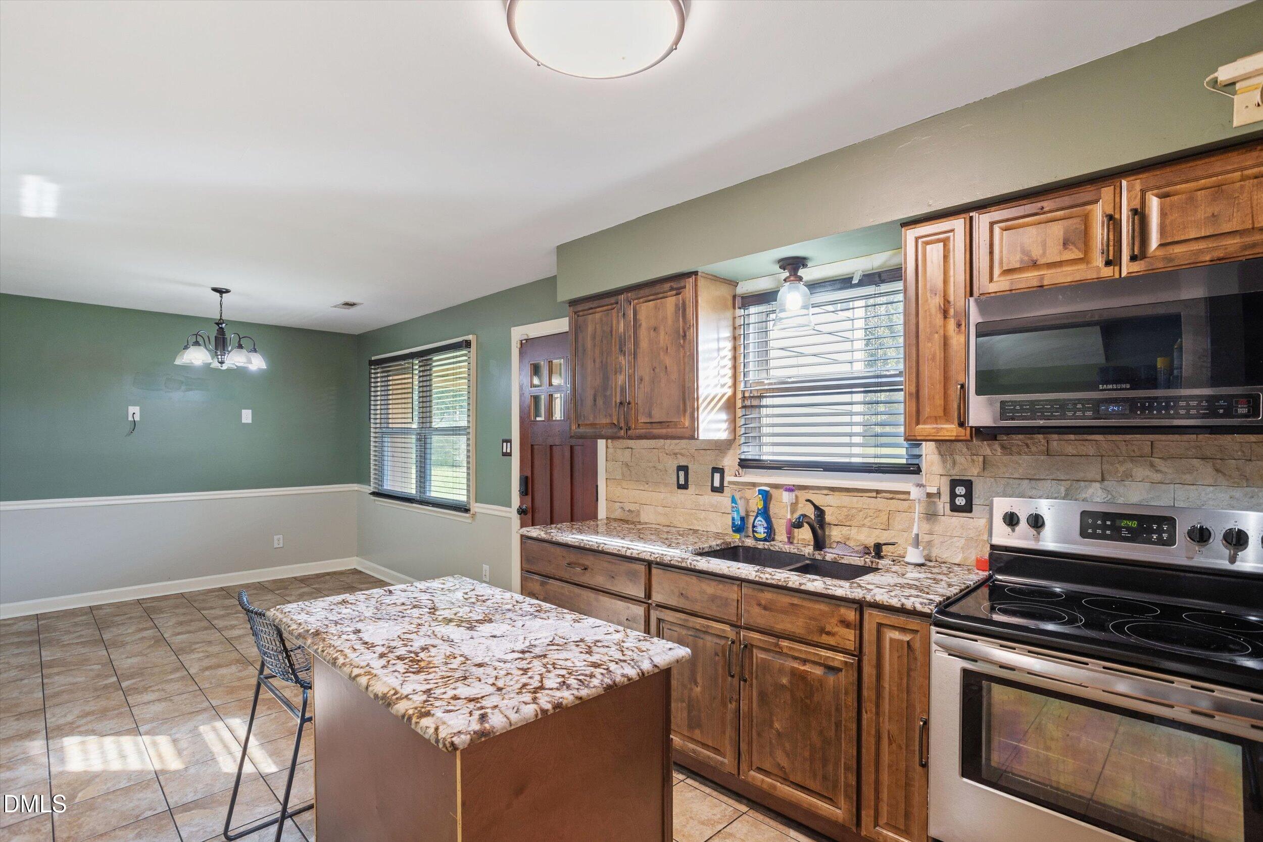 2512 Sundial Circle Property Photo 5