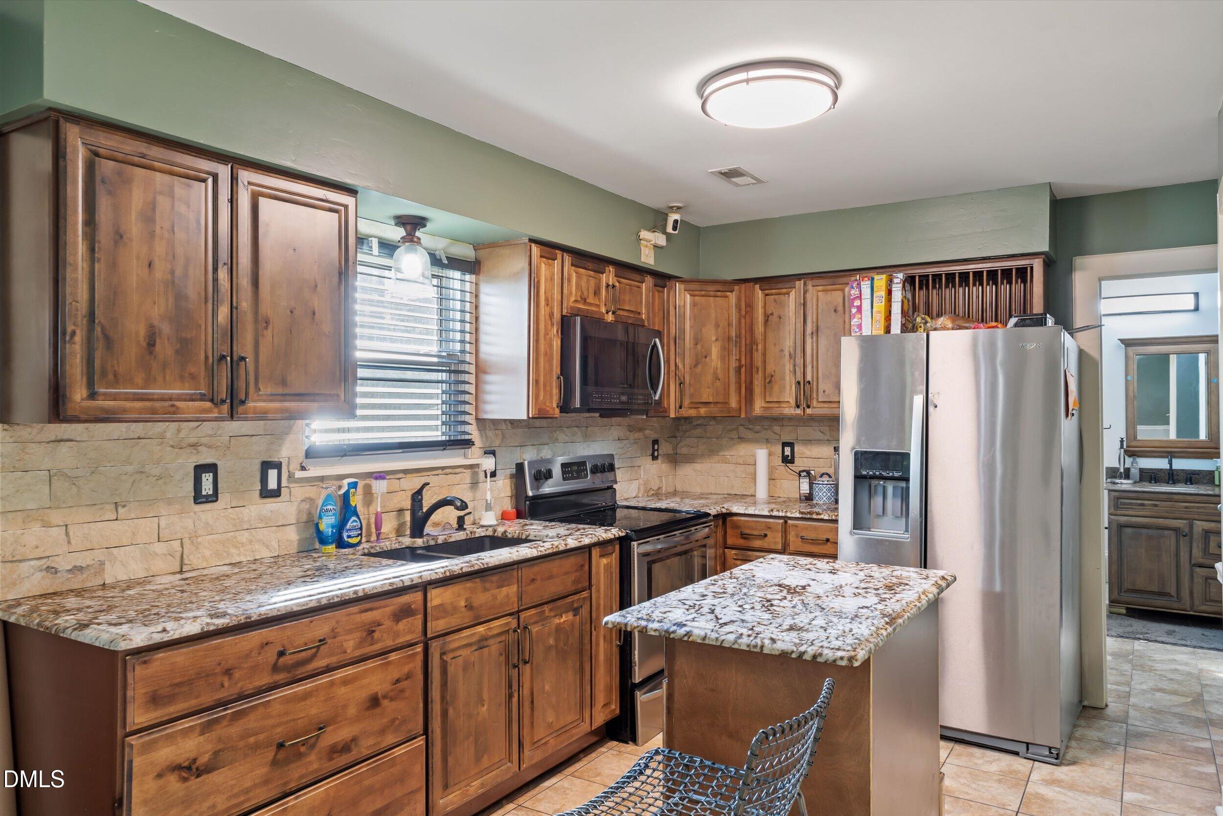 2512 Sundial Circle Property Photo 6