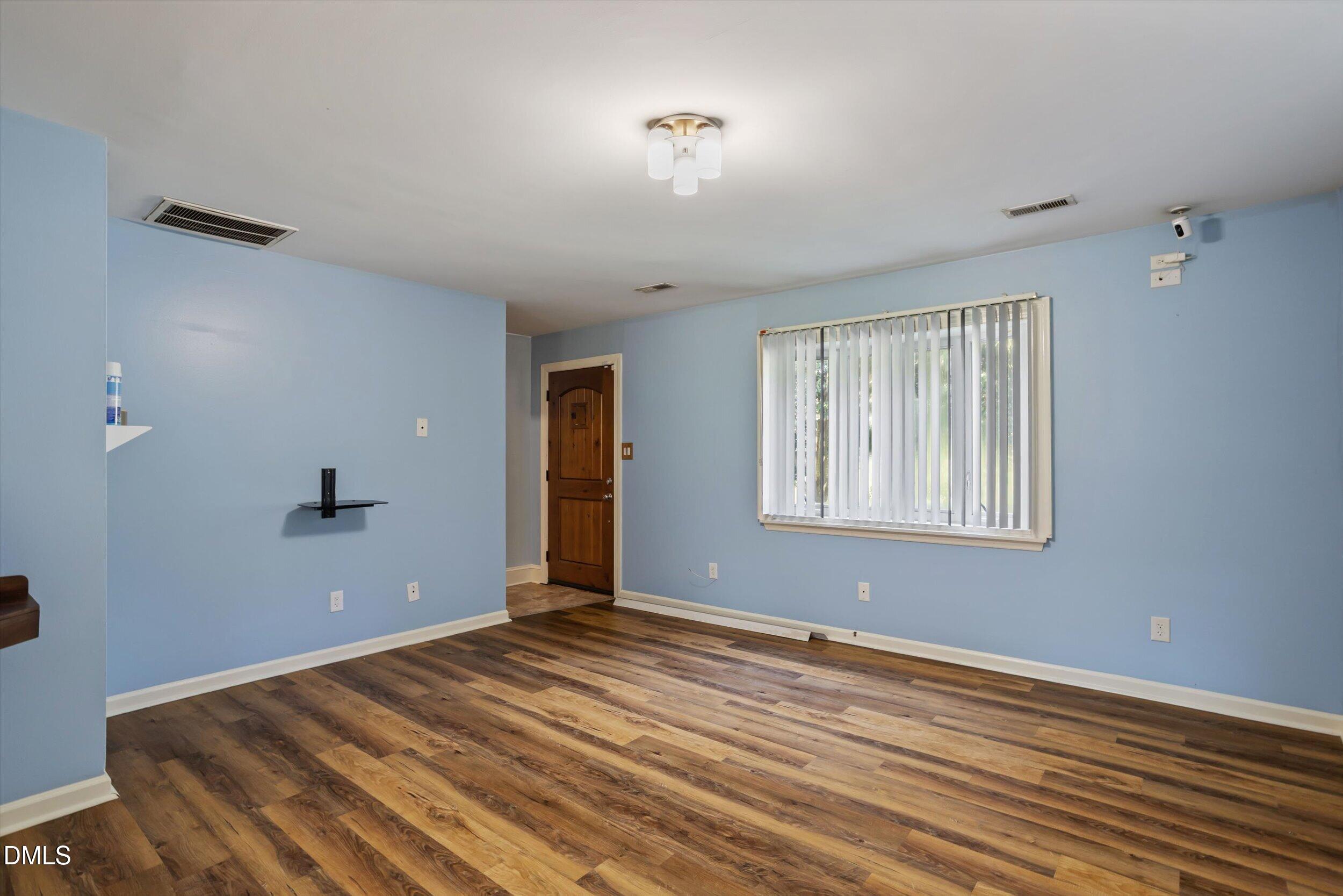 2512 Sundial Circle Property Photo 9