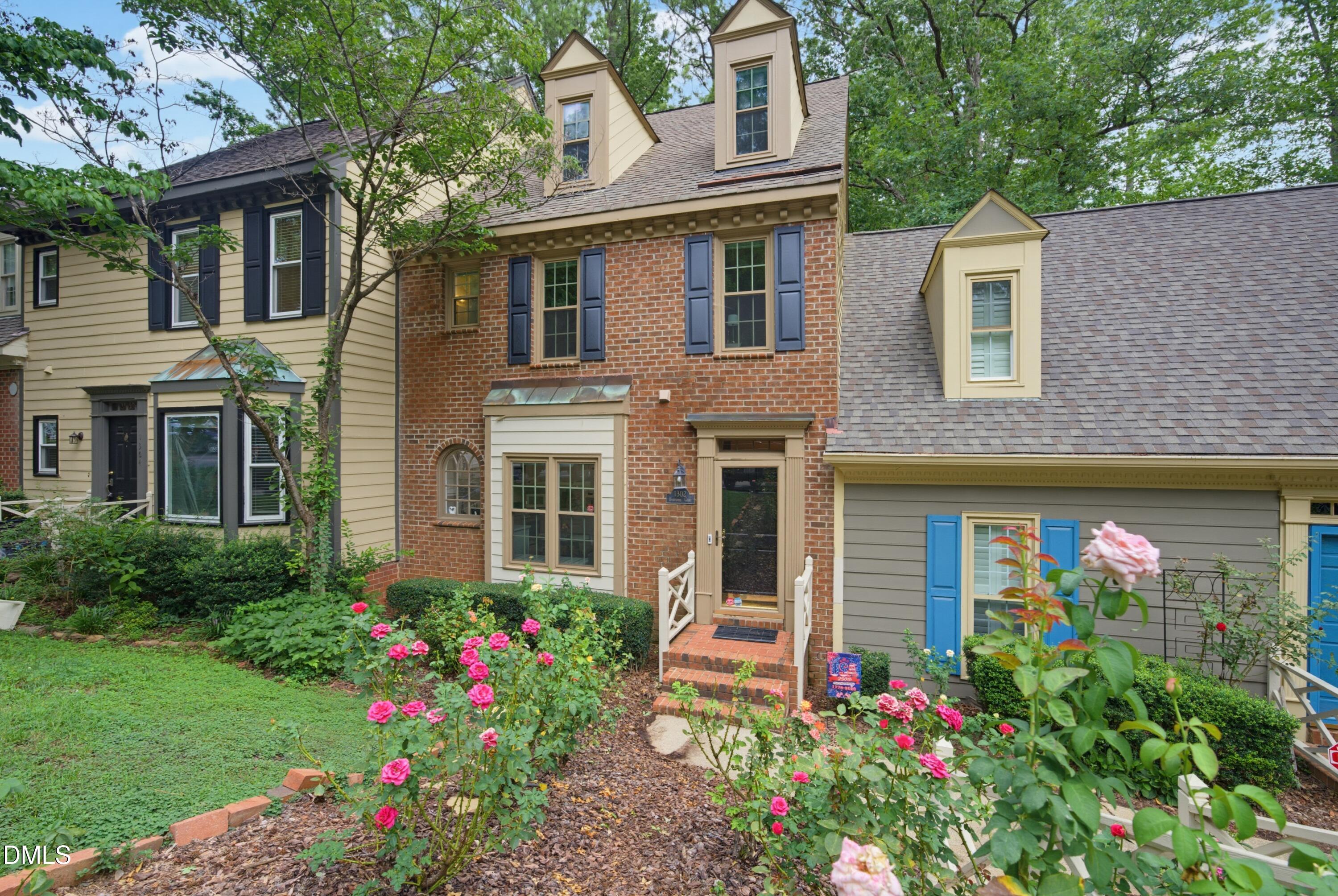 1302 Hampshire Court Property Photo 35