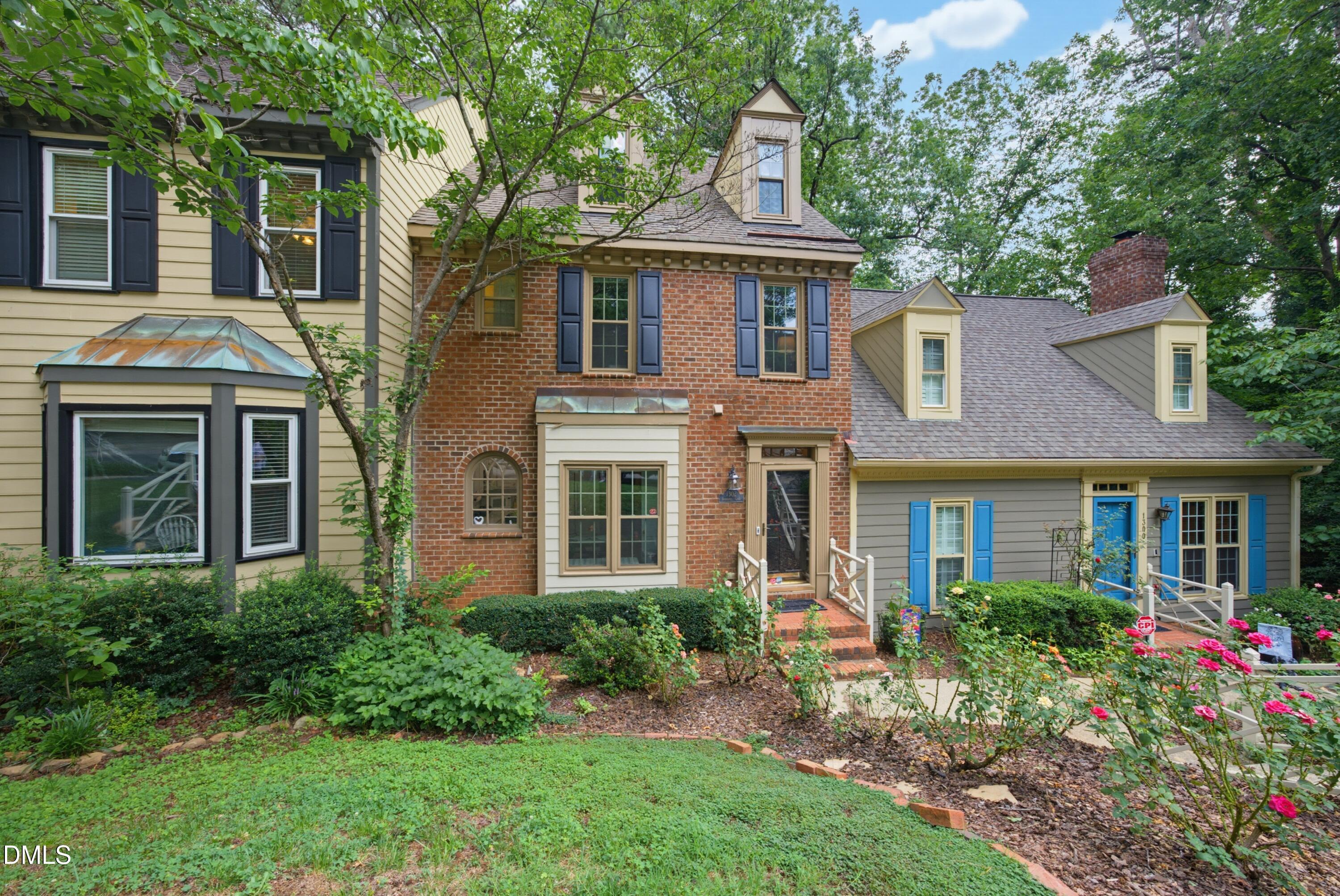 1302 Hampshire Court Property Photo 37