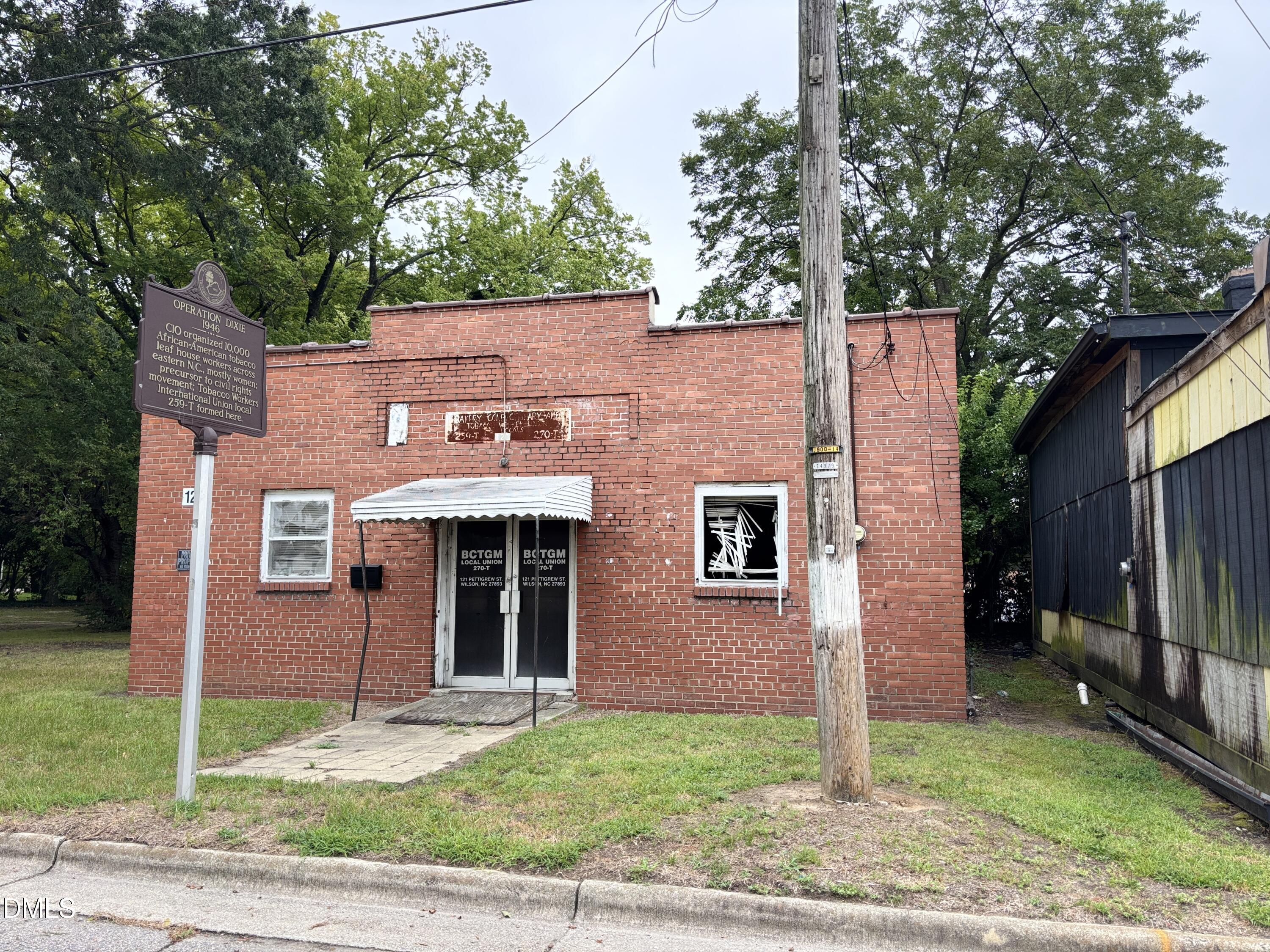 121 Pettigrew Street S Property Photo 1