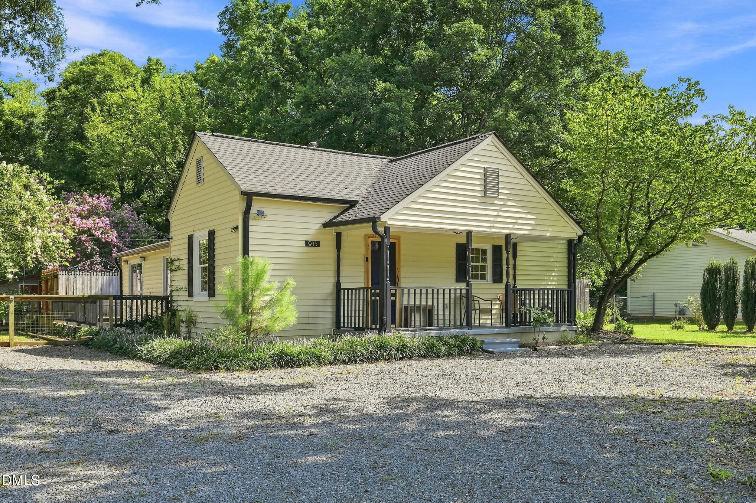 913 N Park Avenue Property Photo 1