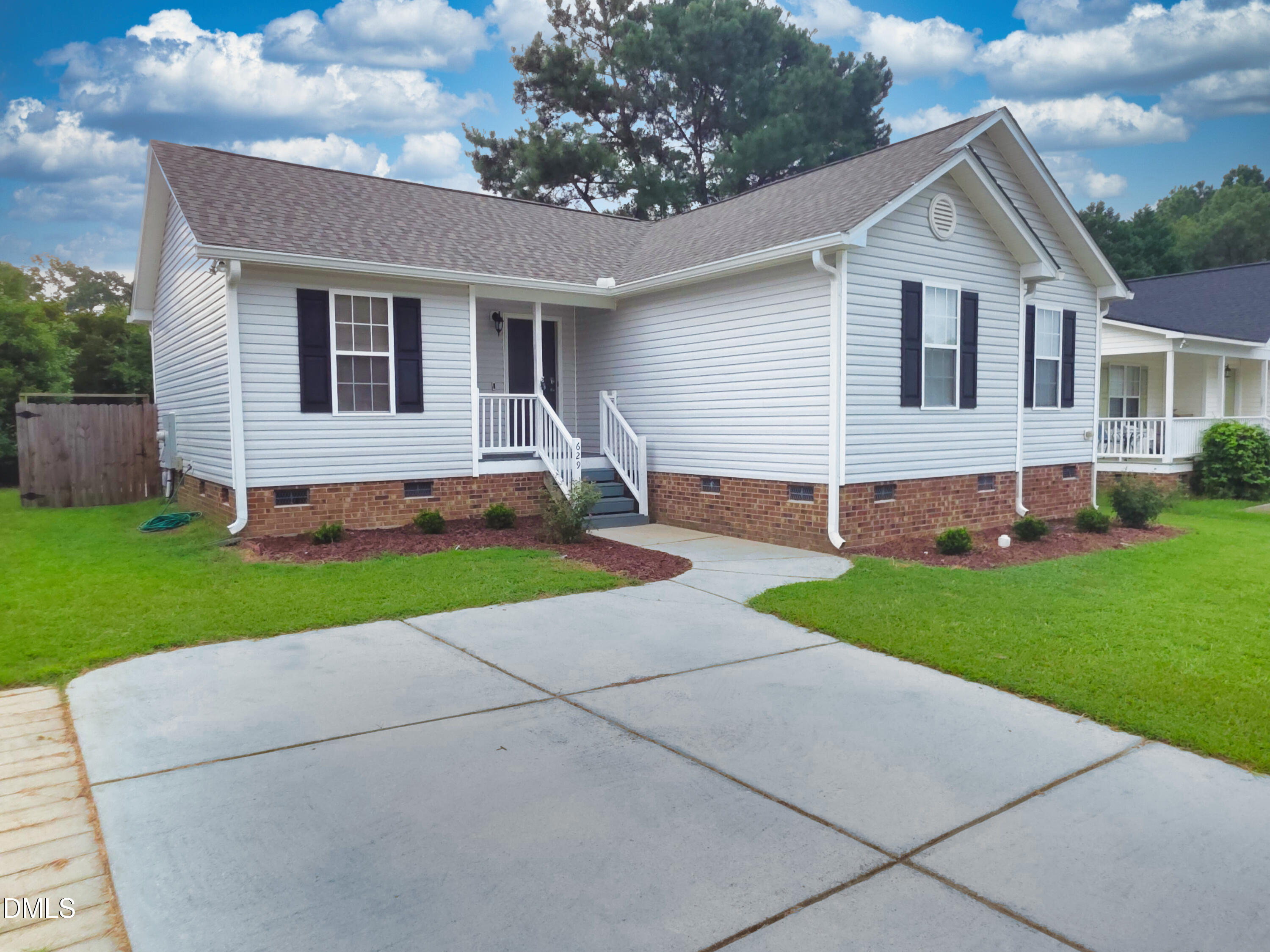 629 Avondale Drive Property Photo 1