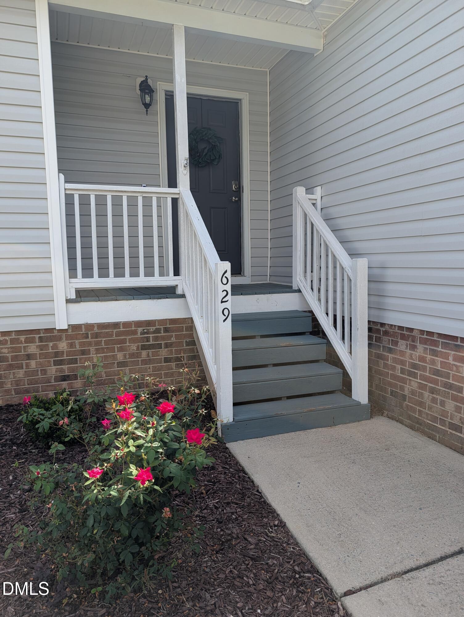 629 Avondale Drive Property Photo 2