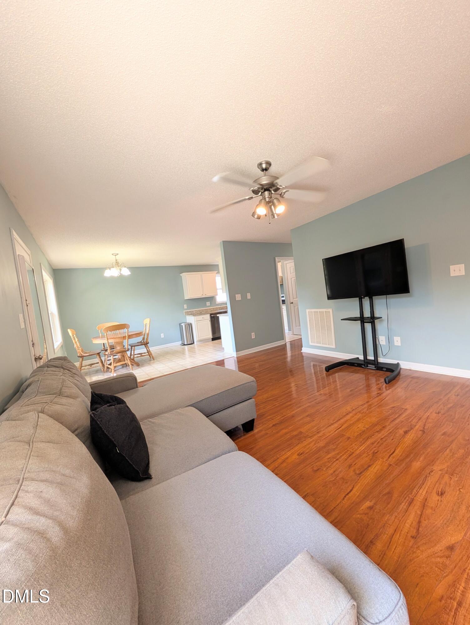 629 Avondale Drive Property Photo 5