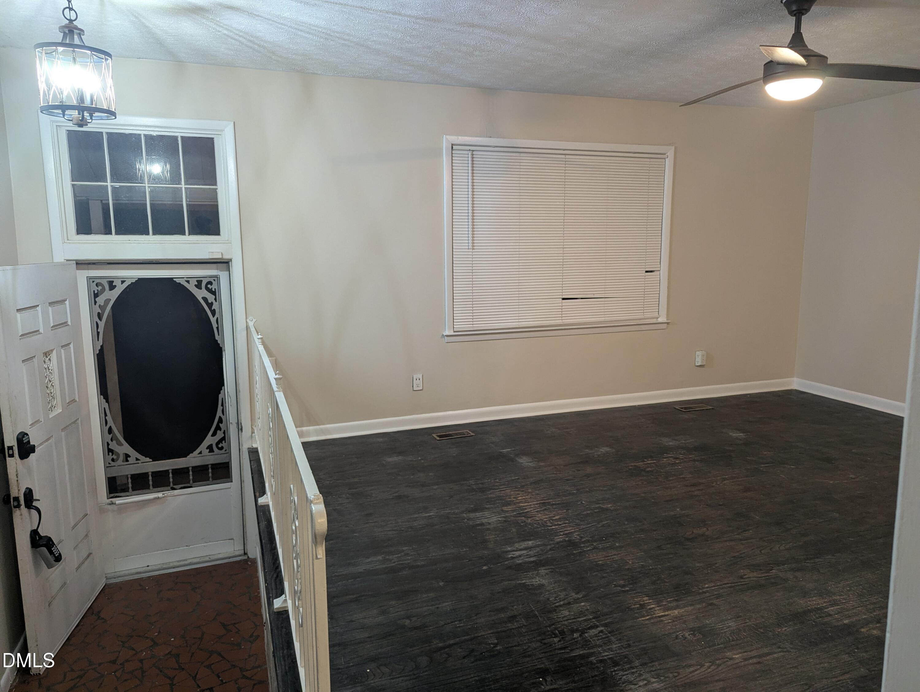 1020 Riverside Circle Property Photo 3
