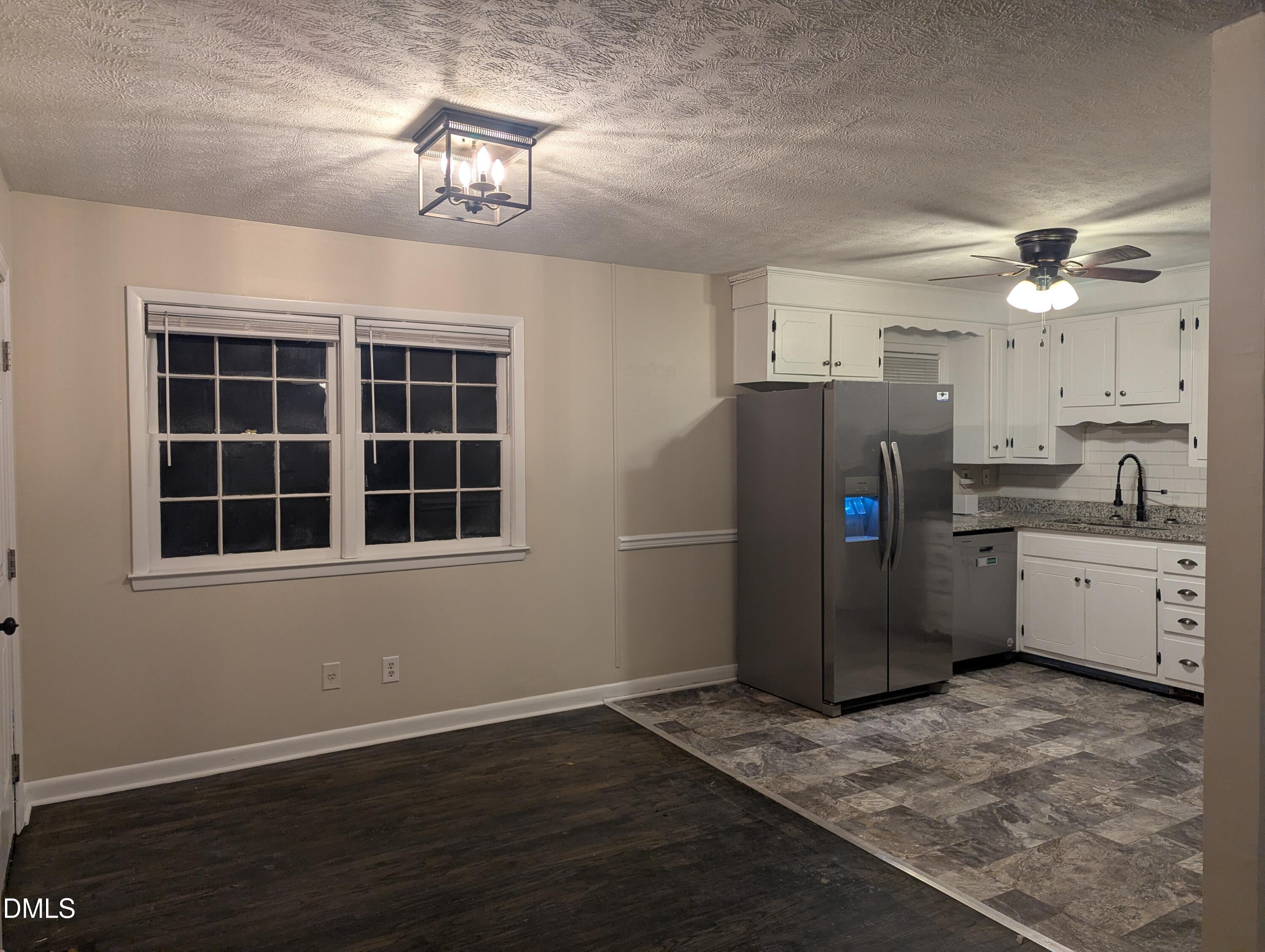 1020 Riverside Circle Property Photo 8
