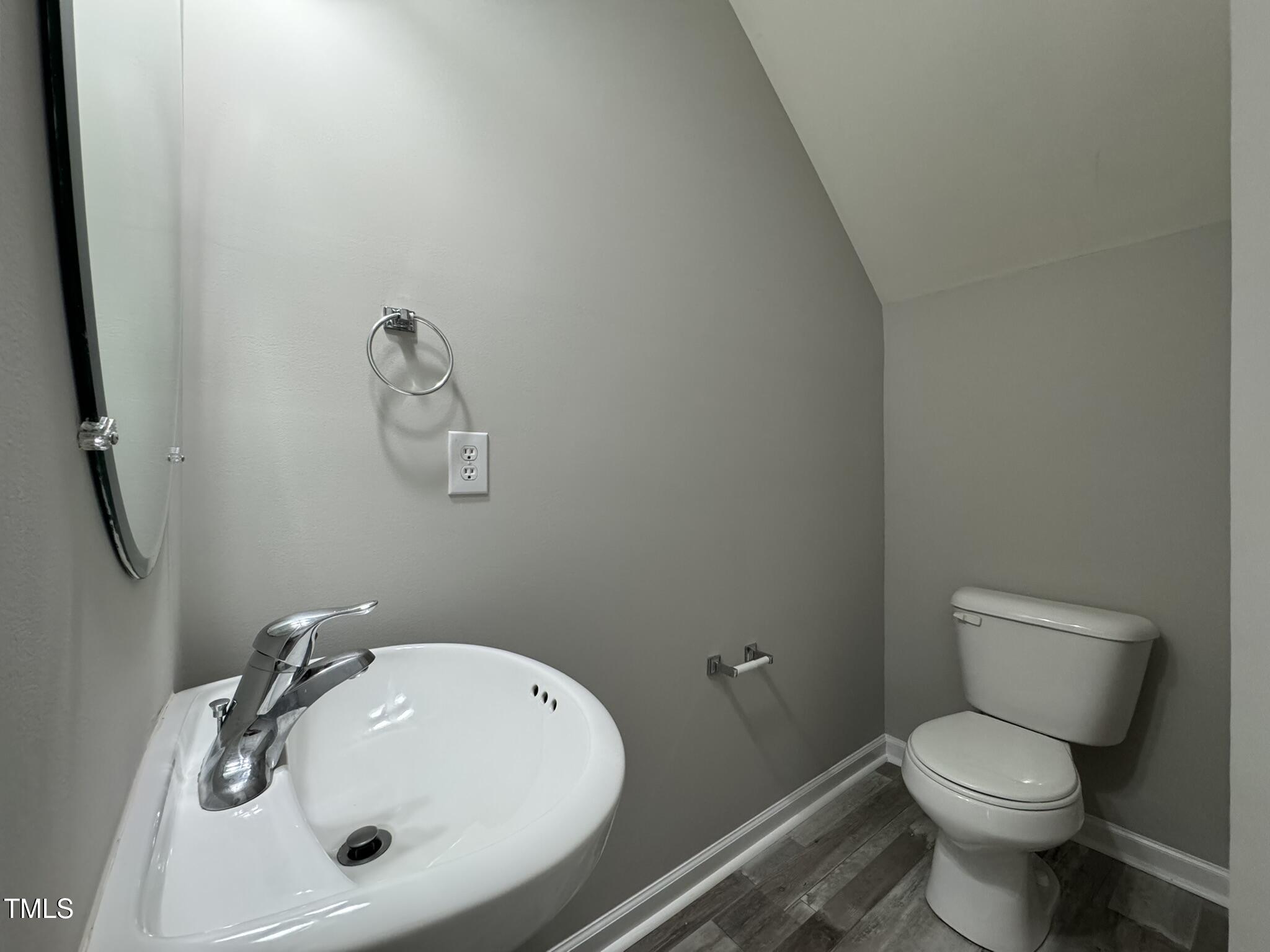 539 Writers Way Property Photo 12
