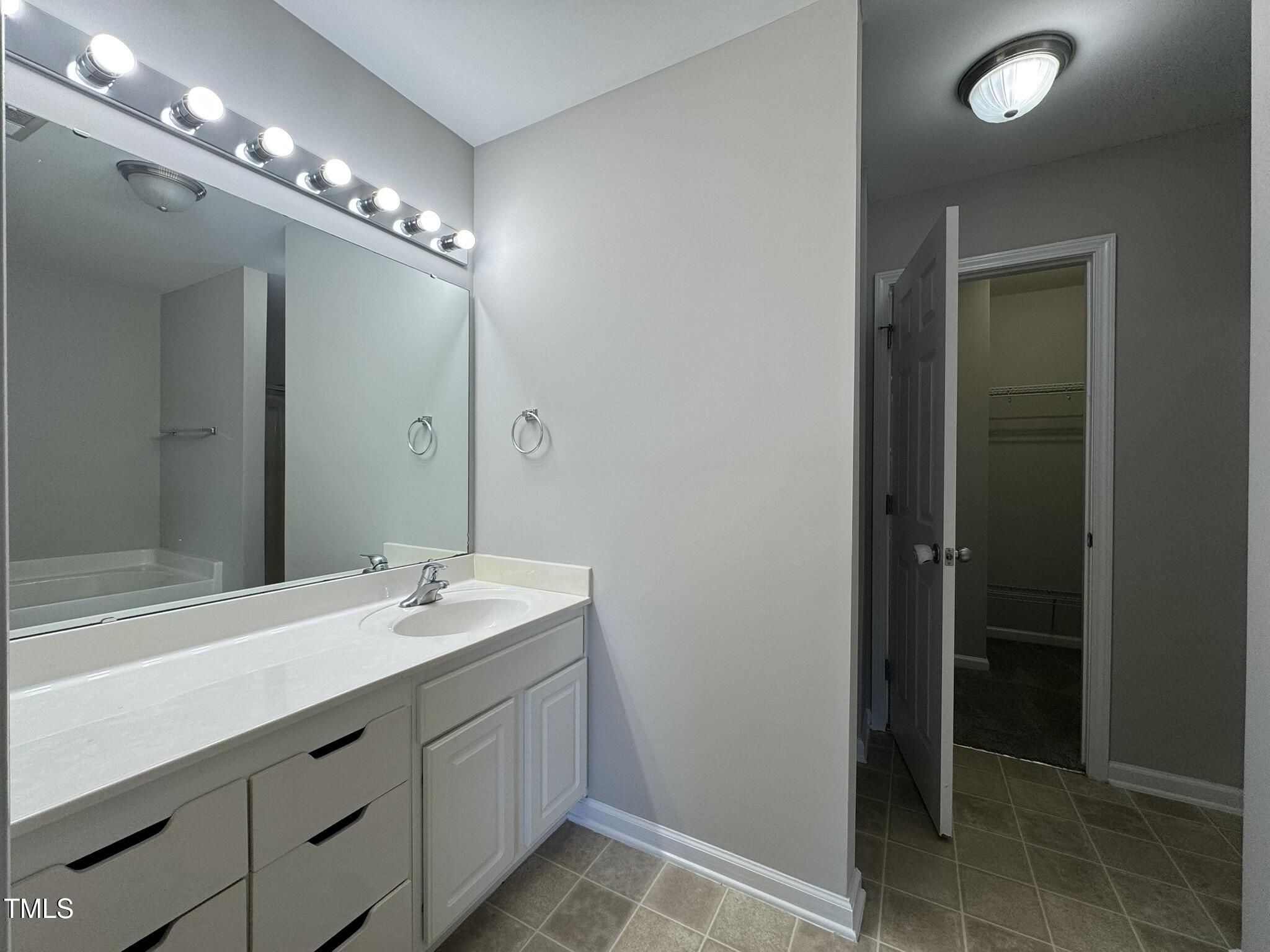 539 Writers Way Property Photo 15