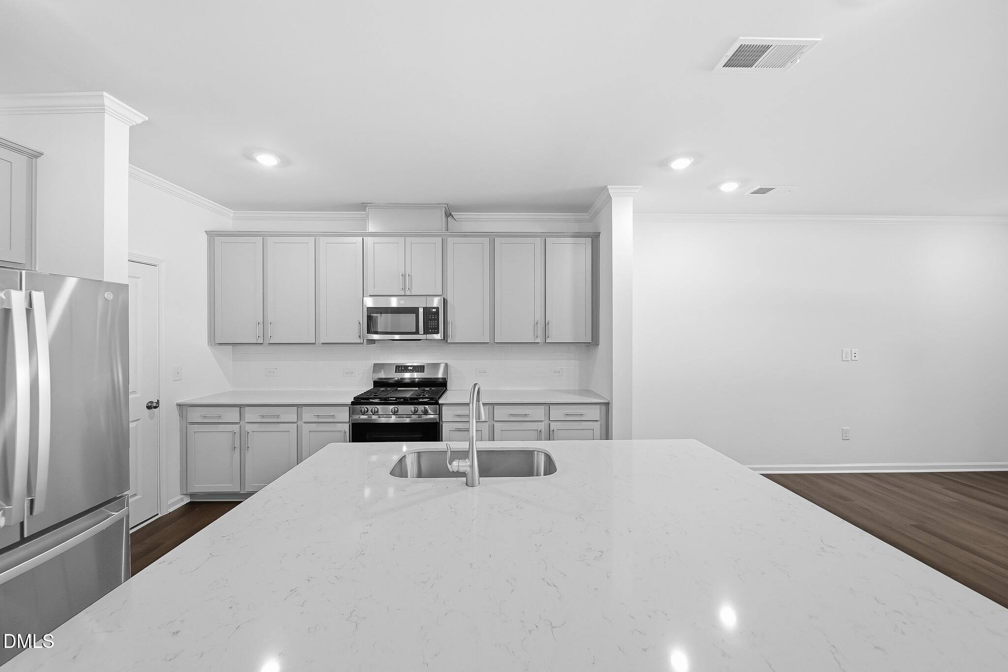 203 Tree Moss Court Property Photo 7