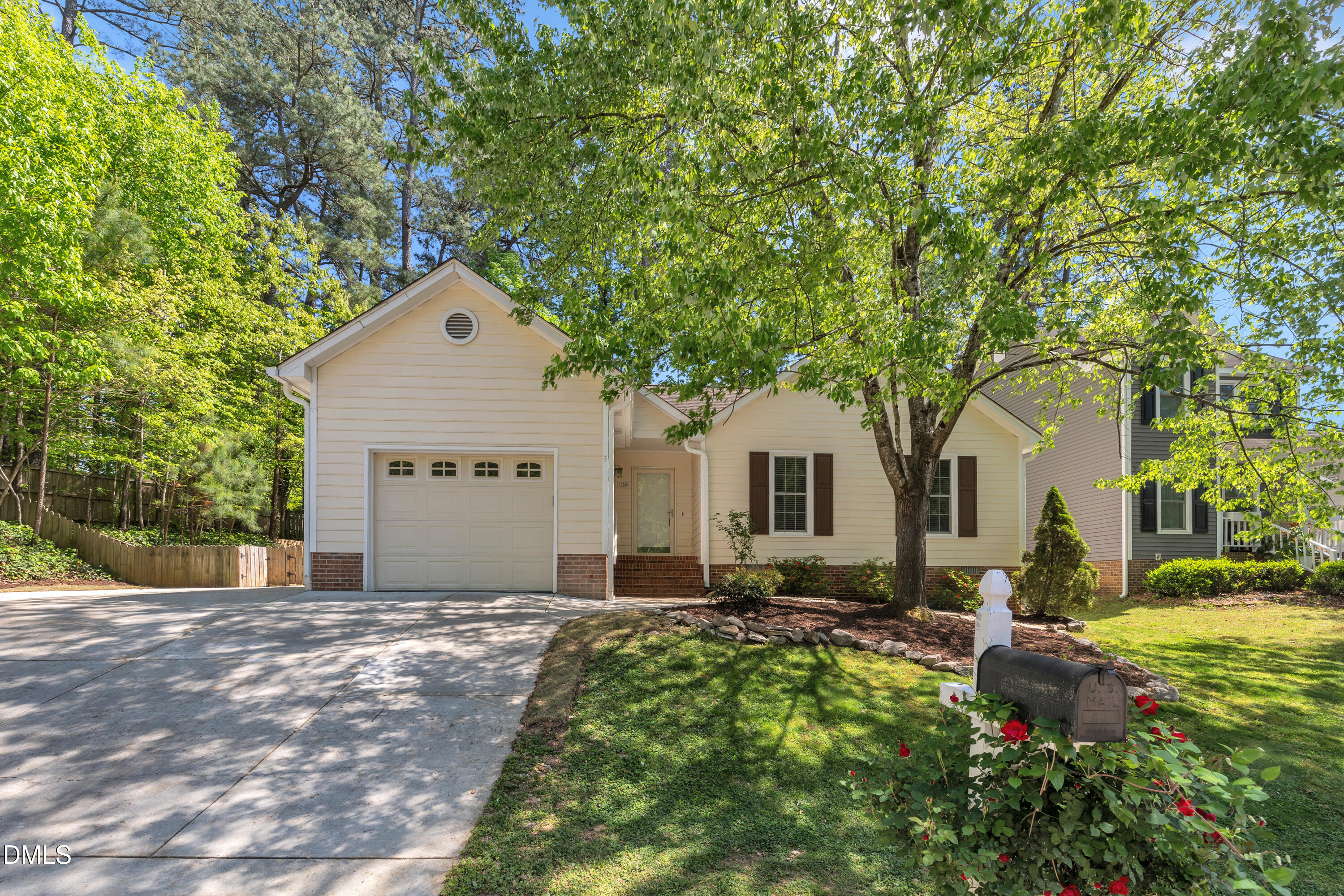 106 London Plain Court Property Photo 6