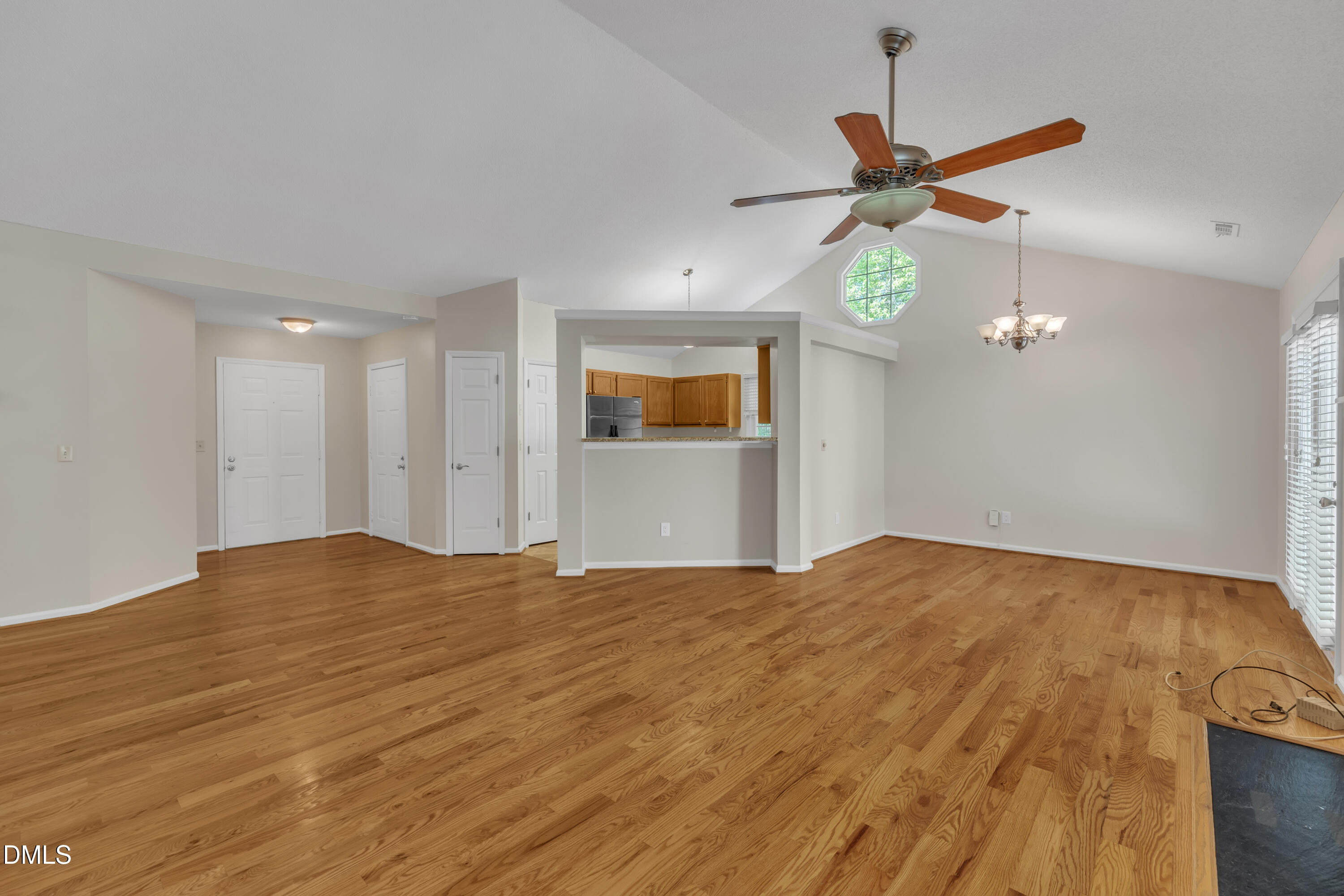 106 London Plain Court Property Photo 11
