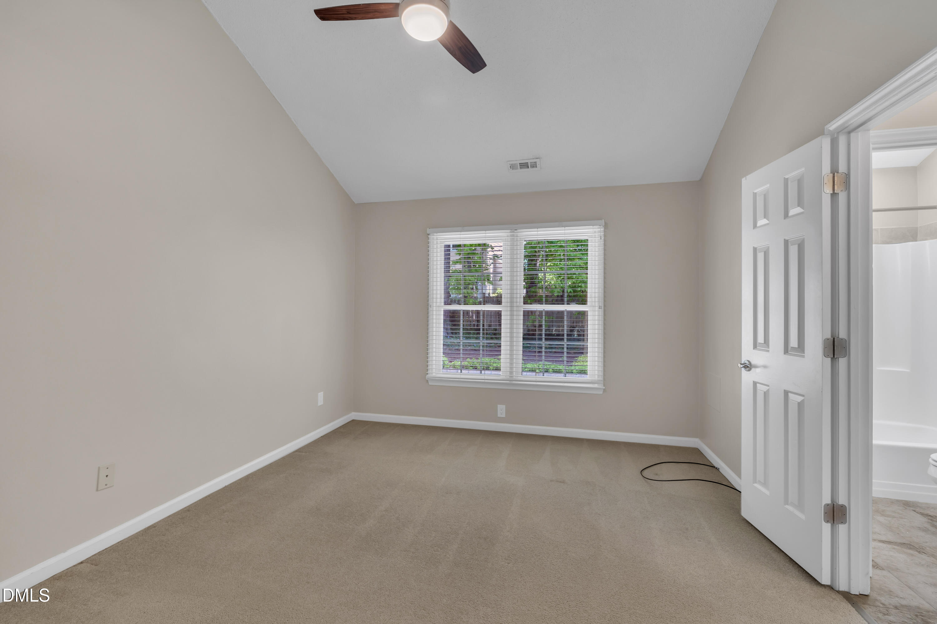 106 London Plain Court Property Photo 27