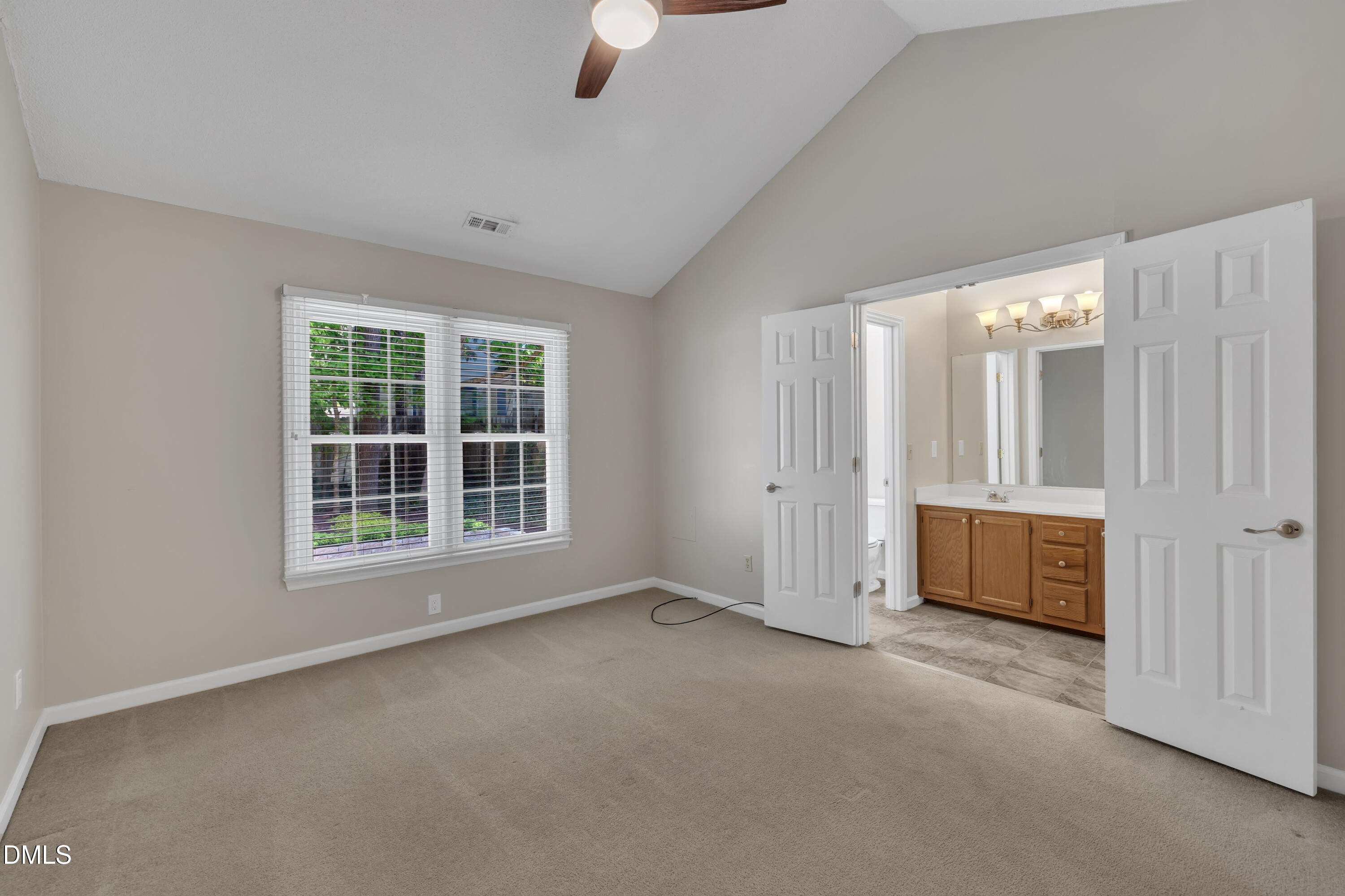 106 London Plain Court Property Photo 28