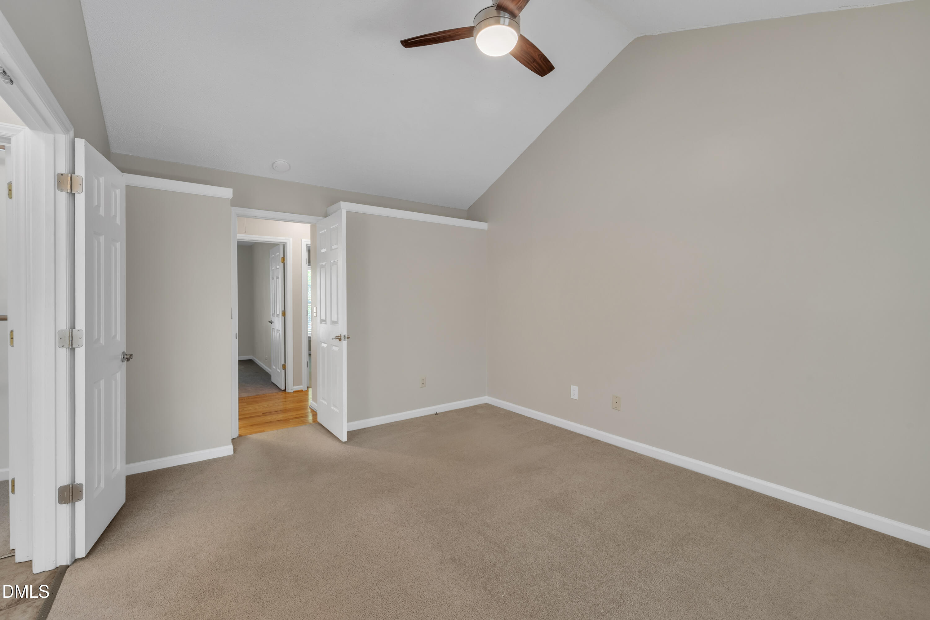 106 London Plain Court Property Photo 30