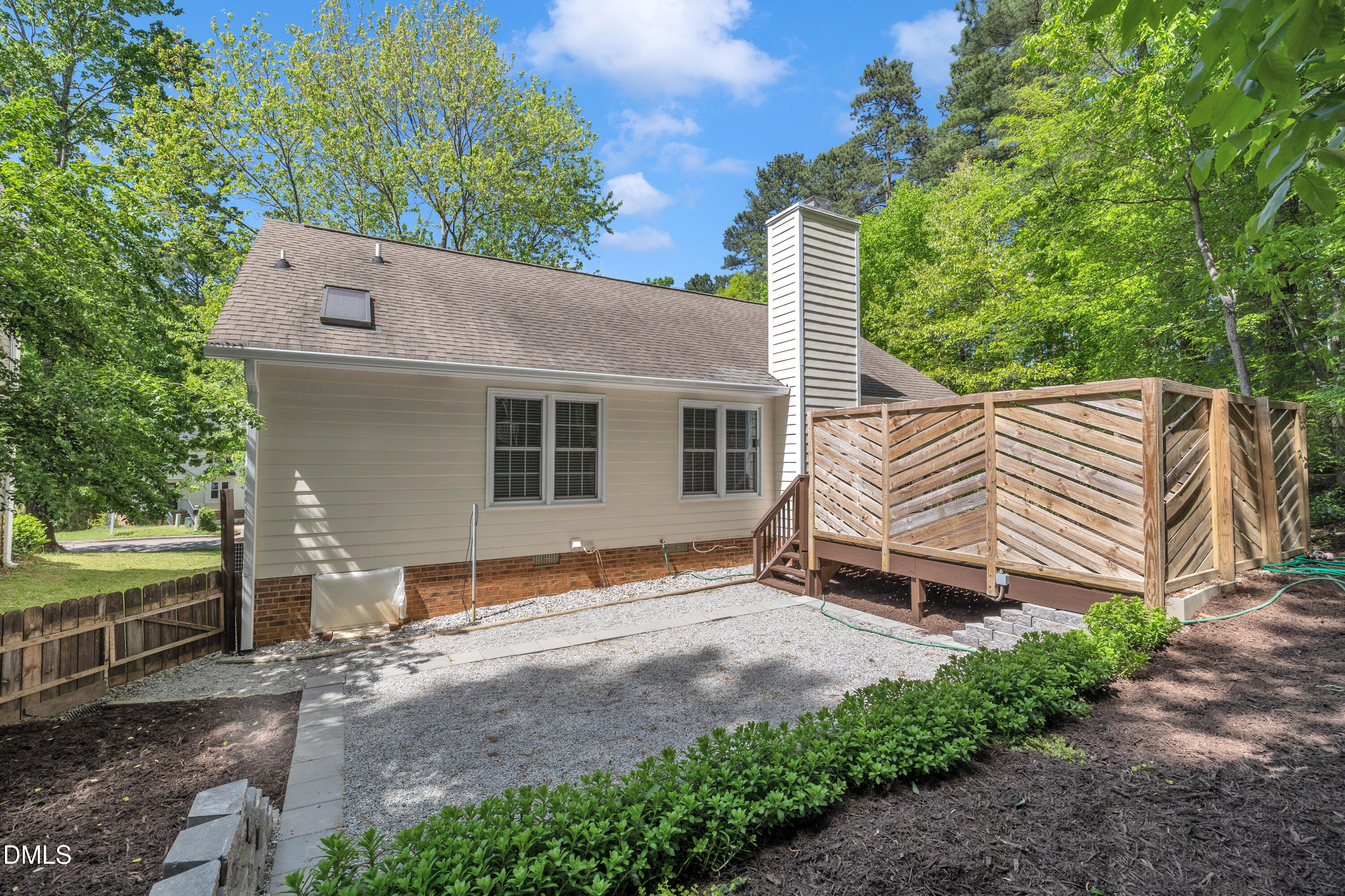 106 London Plain Court Property Photo 35