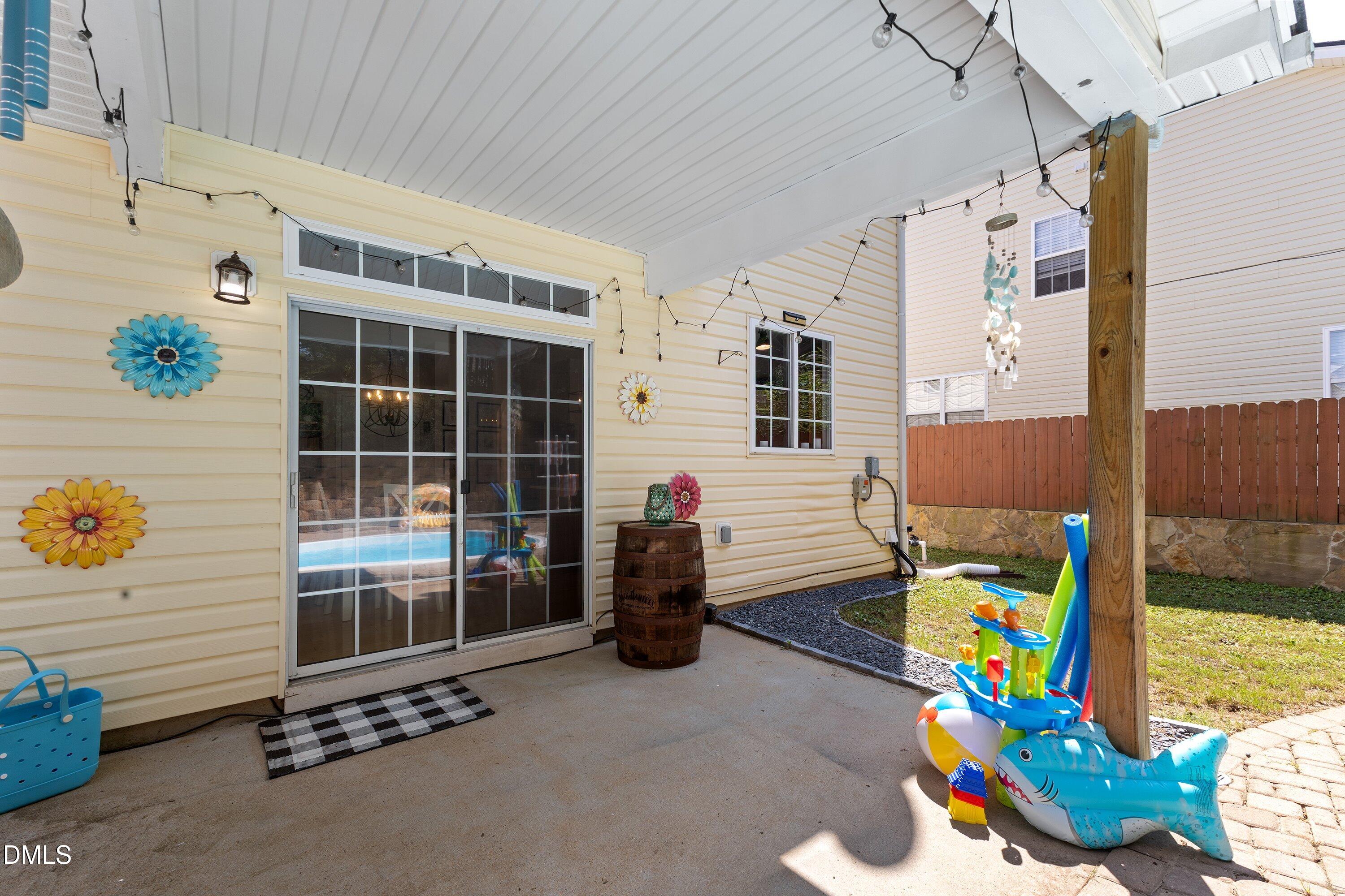 112 Smart Court Property Photo 41