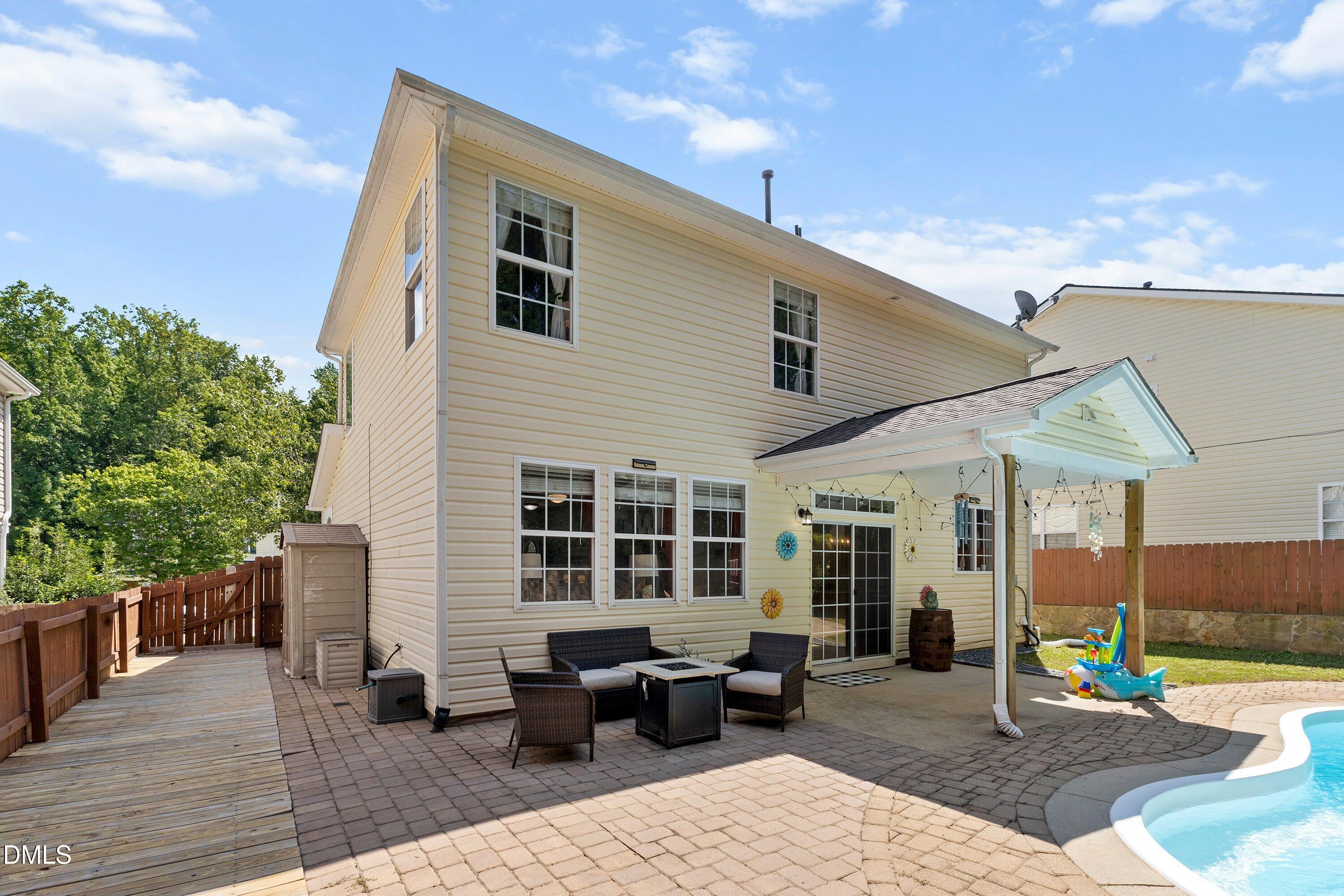 112 Smart Court Property Photo 43