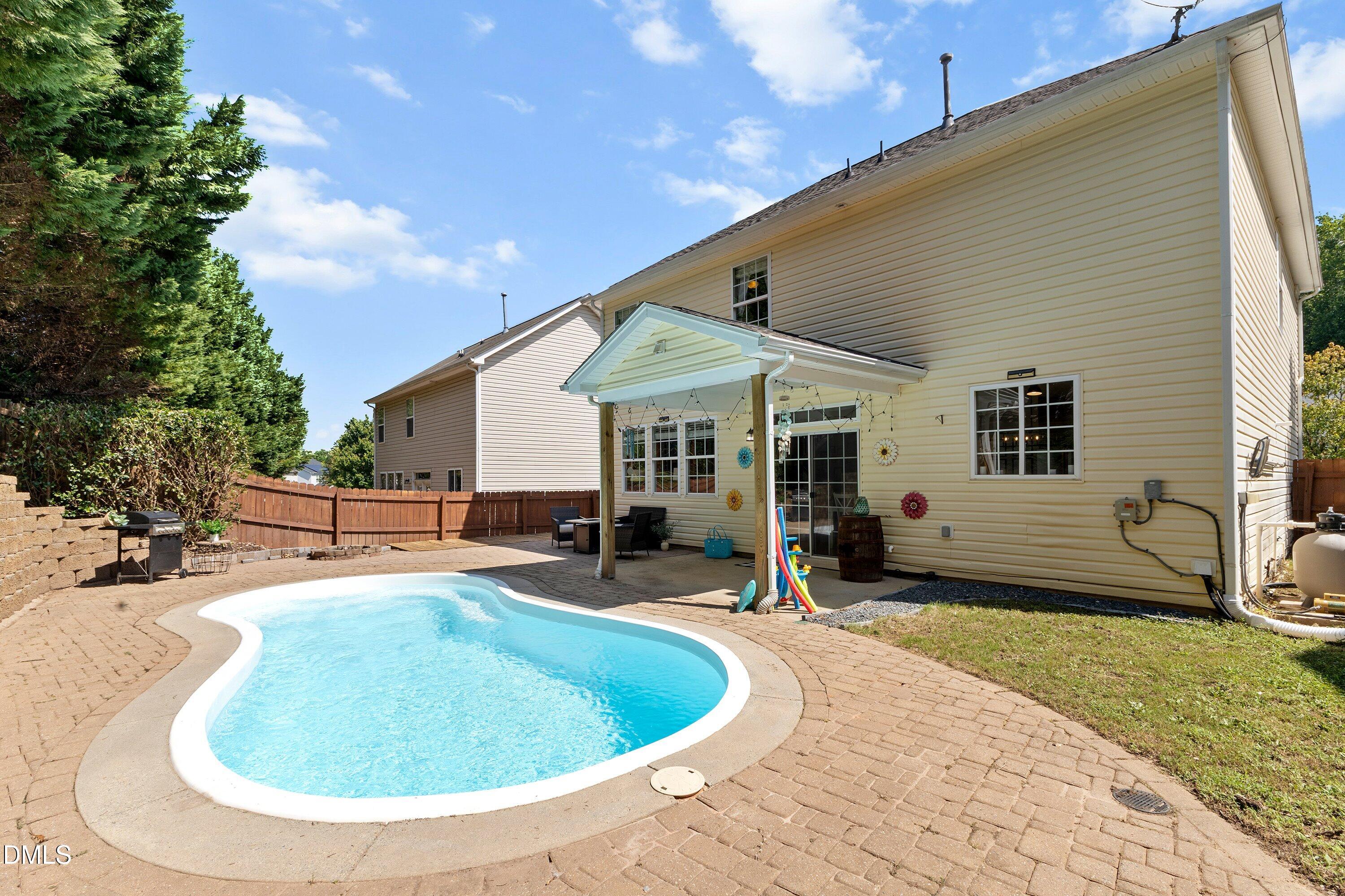 112 Smart Court Property Photo 45