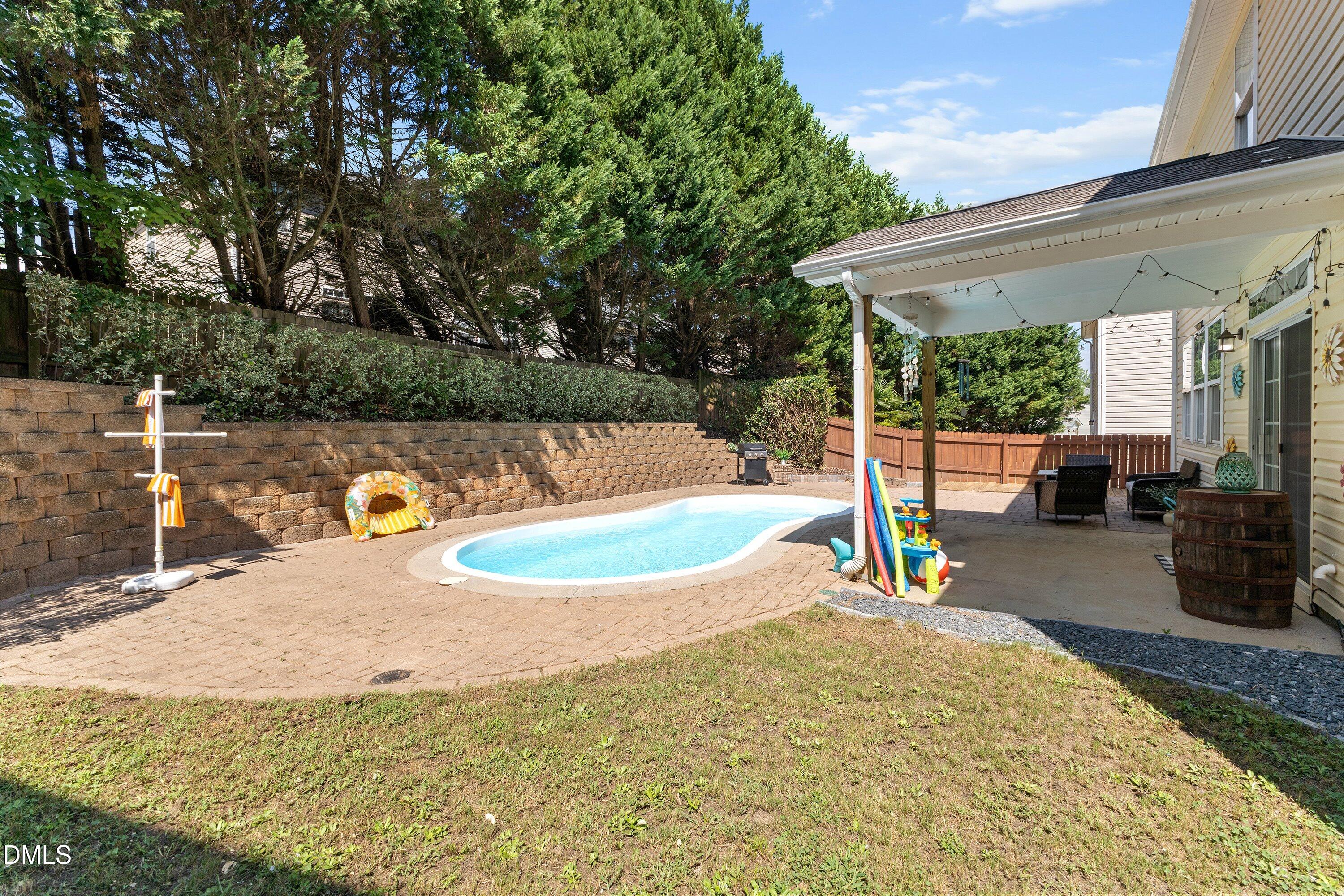 112 Smart Court Property Photo 46
