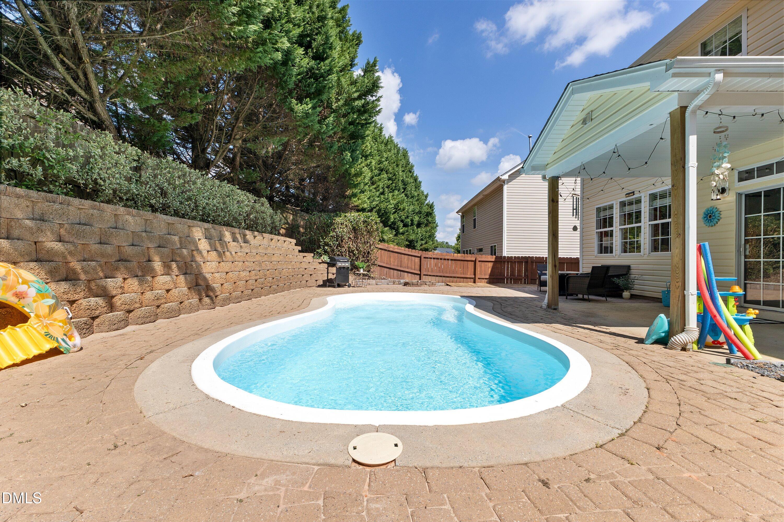 112 Smart Court Property Photo 47