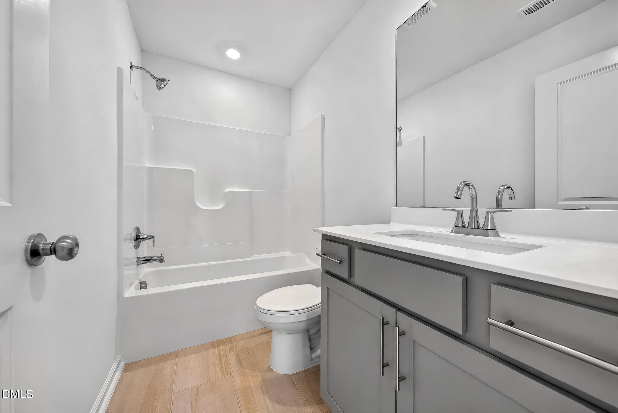 211 Tree Moss Court Property Photo 18