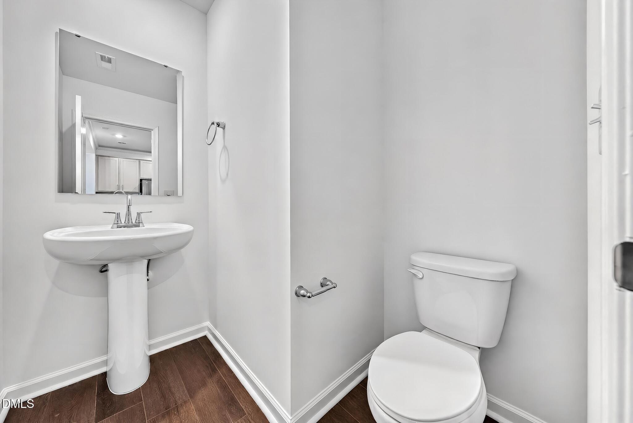 211 Tree Moss Court Property Photo 19