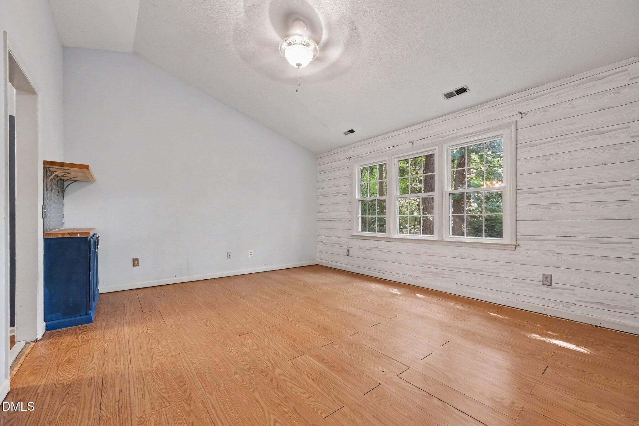 1204 Belhaven Road Property Photo 4