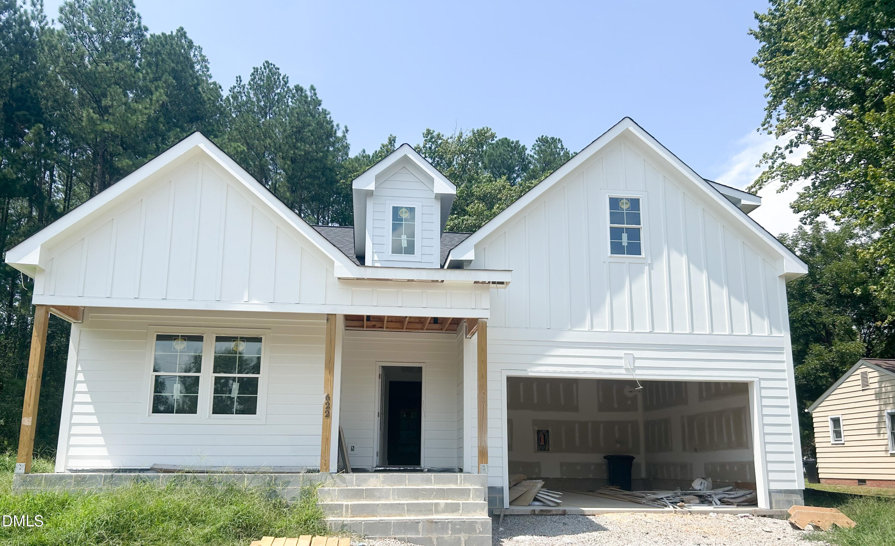622 Sherron Road Property Photo 1