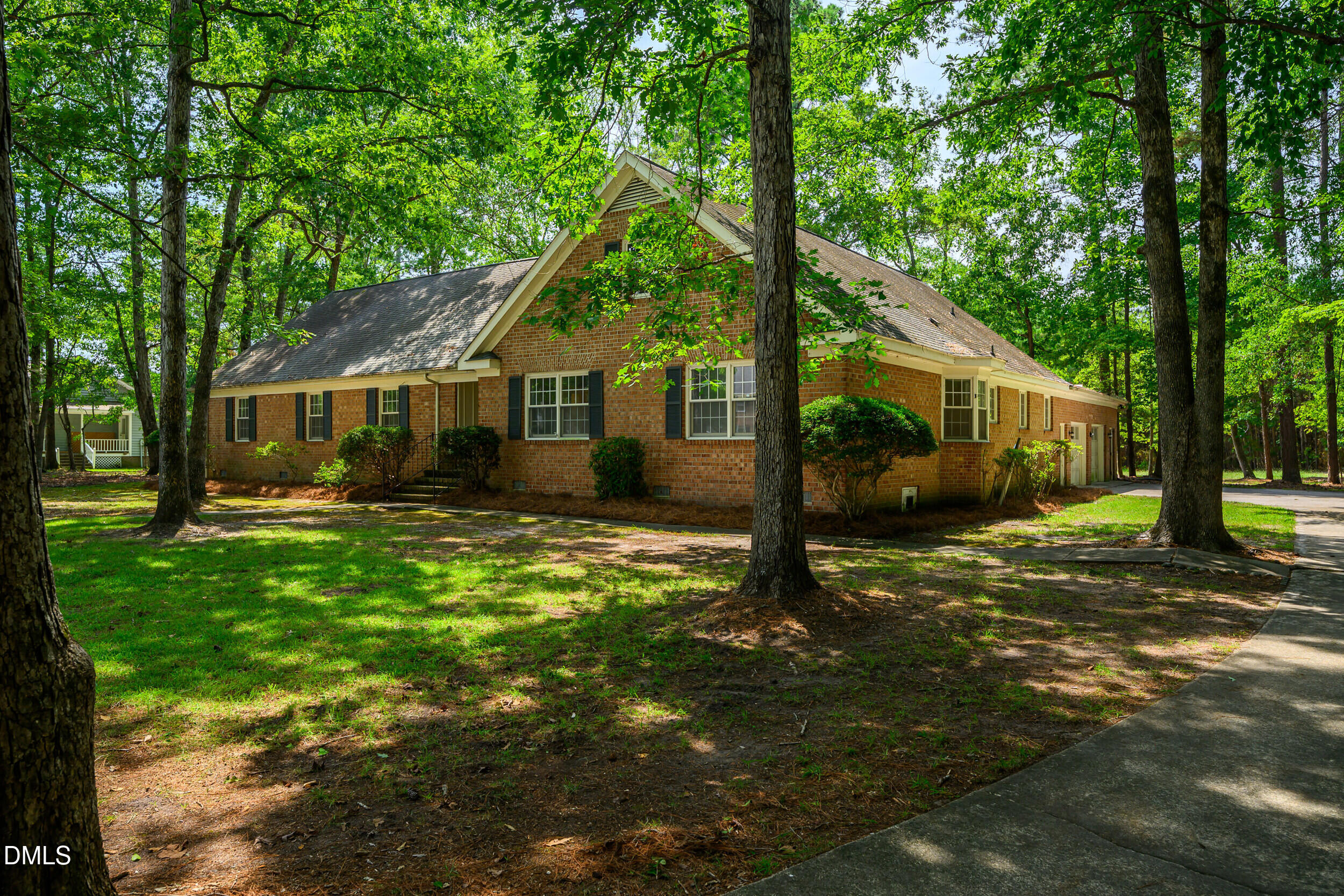 1612 Colony Drive Property Photo 3