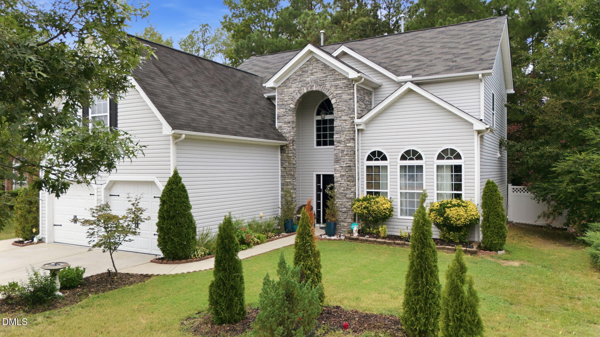 2209 Water Spray Drive Property Photo 1