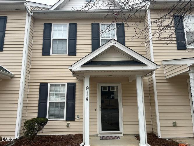 914 Savin Landing Property Photo 2