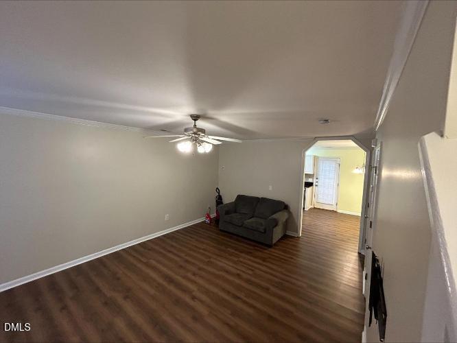 914 Savin Landing Property Photo 3