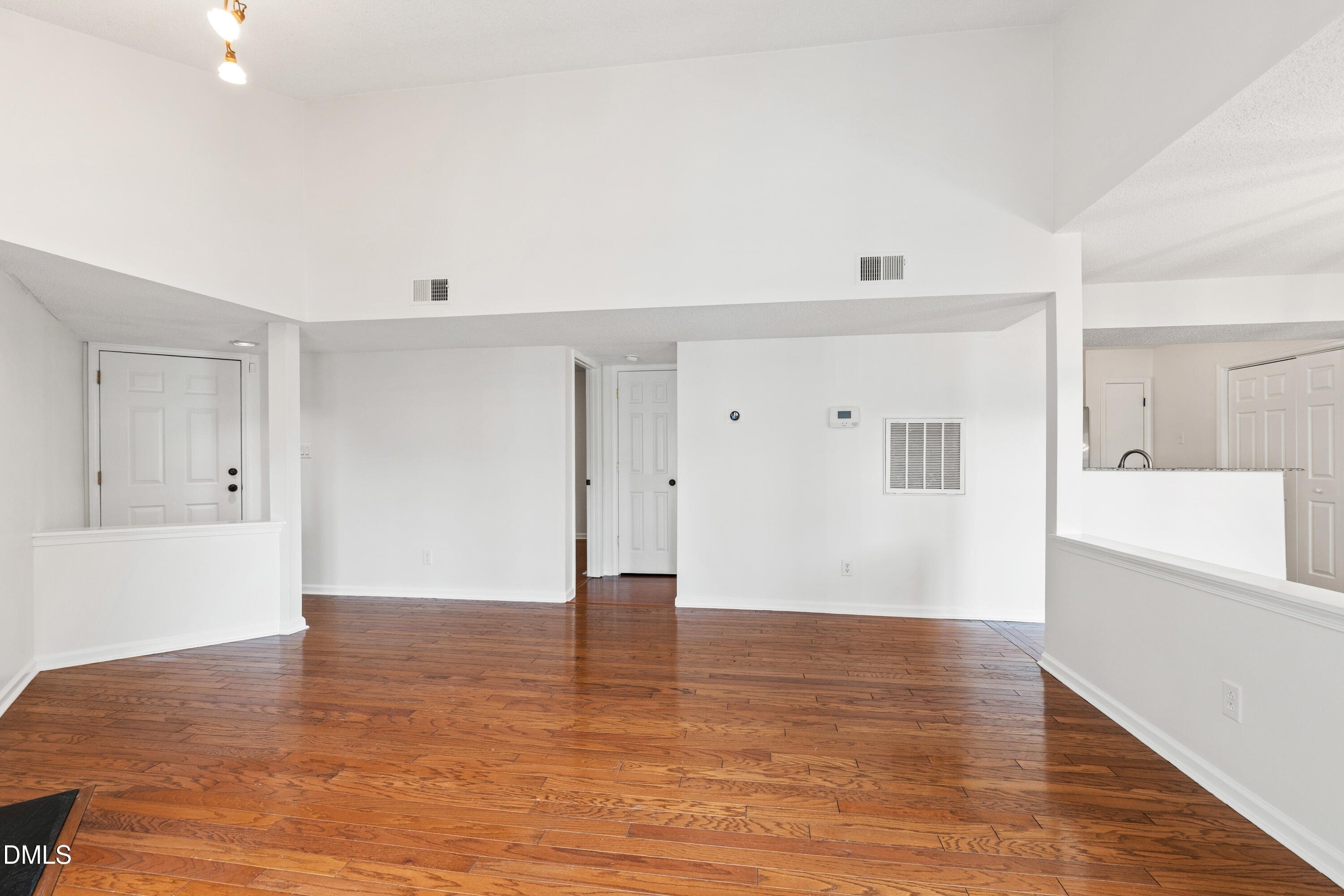 911 Washington Street 301 Property Photo 7