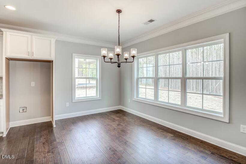 805 E Clydes Point Way Property Photo 9