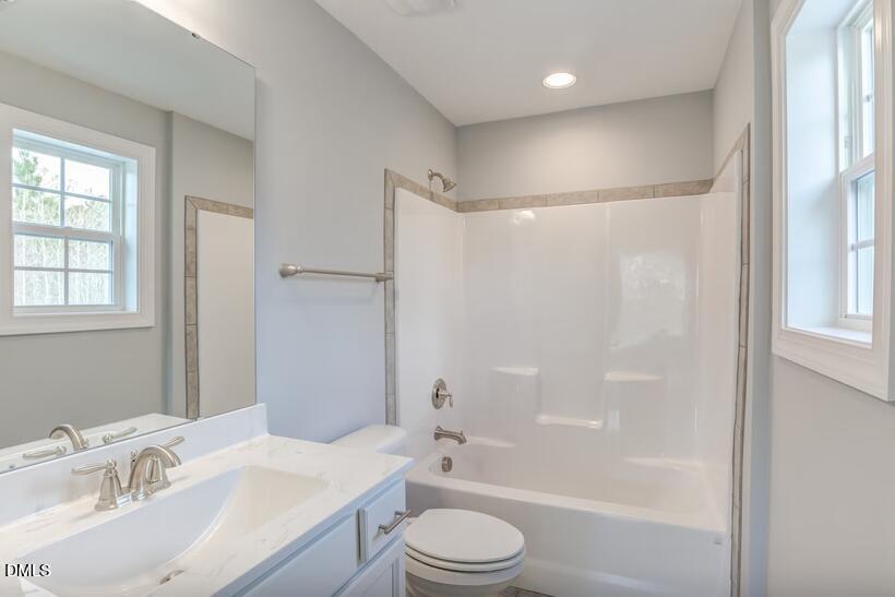 805 E Clydes Point Way Property Photo 17