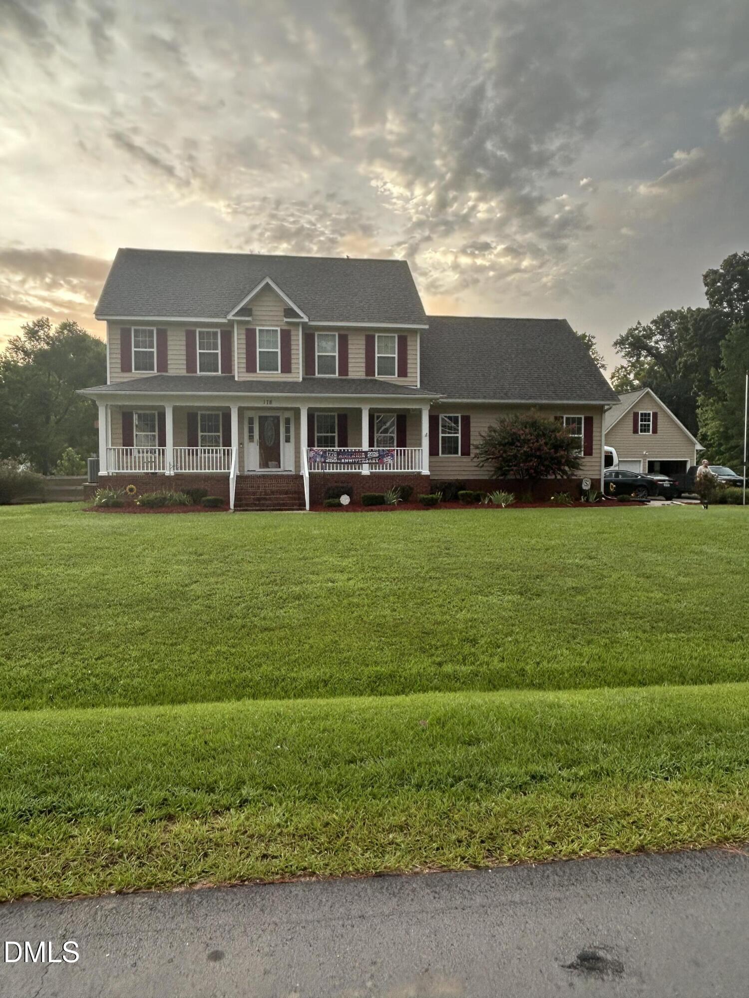 178 Waters Edge Drive Property Photo 1