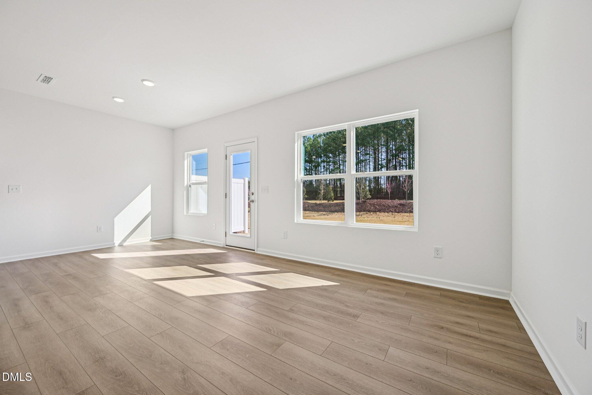 602 Rosy Court Property Photo 6