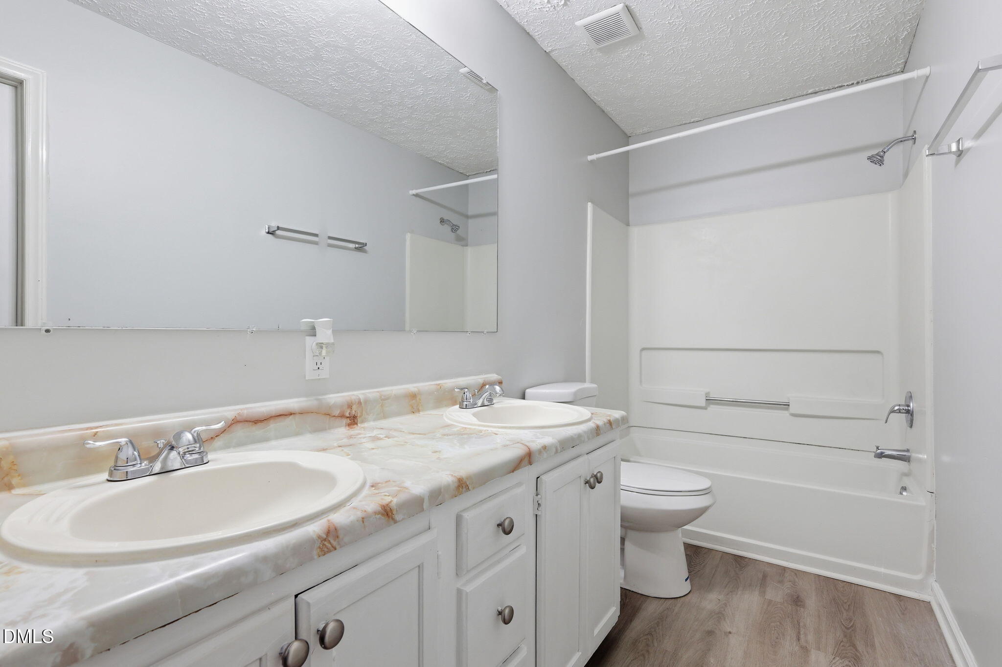 8213 Wynewood Court Property Photo 18