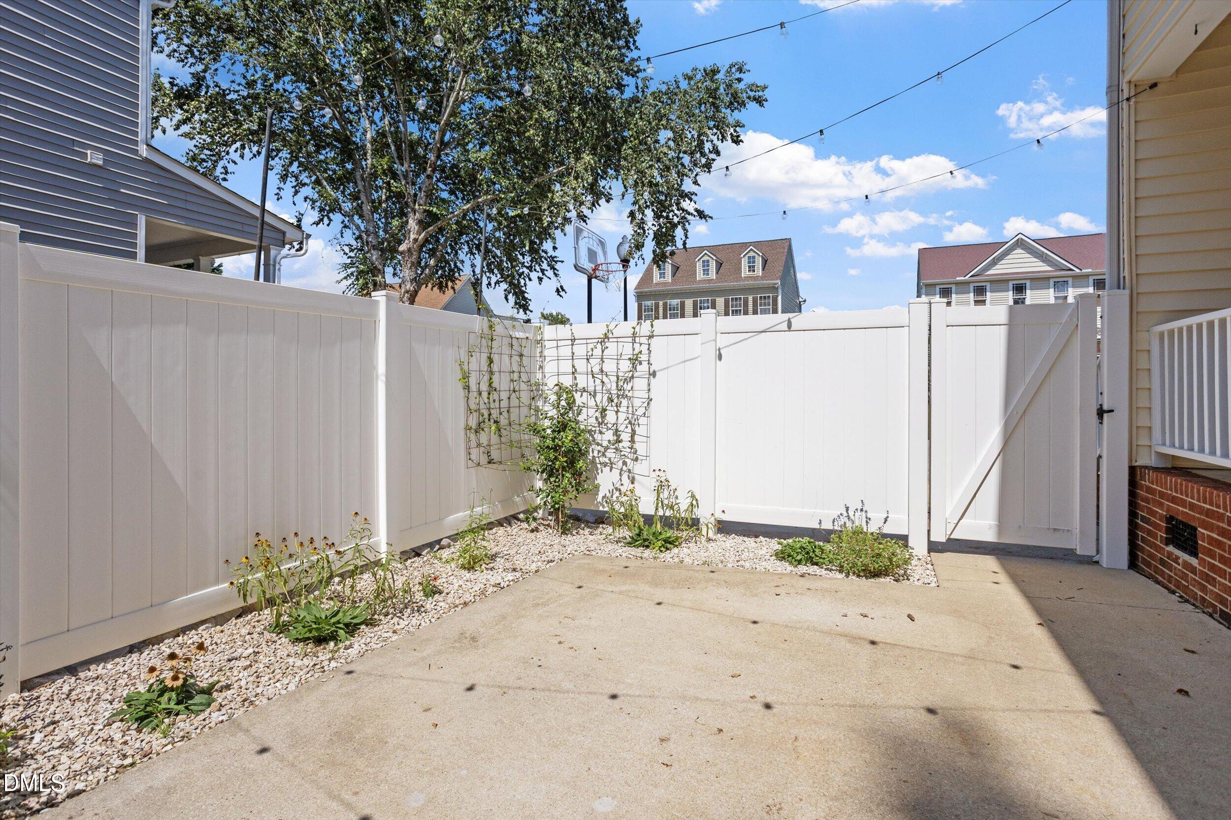 324 Mccarthy Drive Property Photo 6