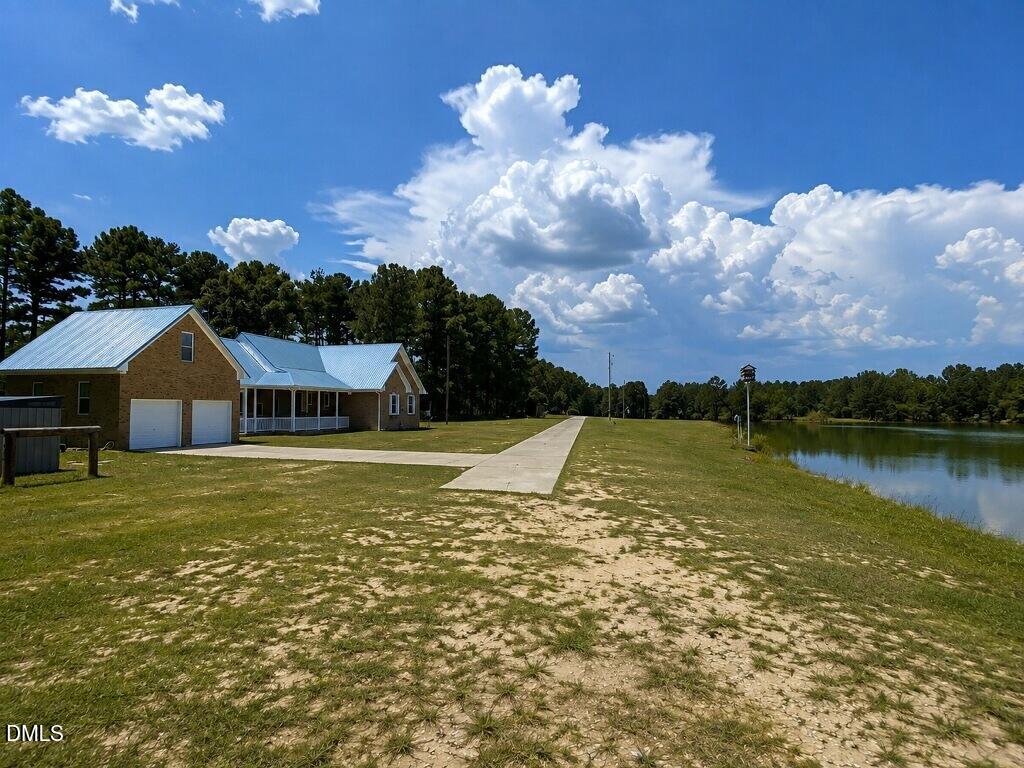 390 Comanche Drive Property Photo 1