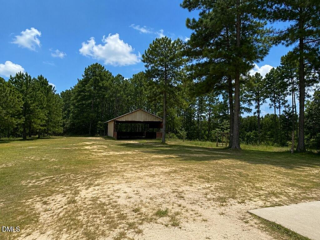 390 Comanche Drive Property Photo 4