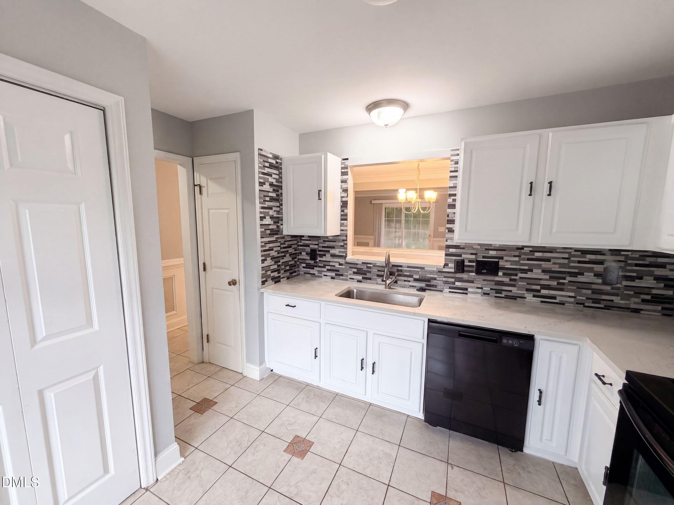 5400 Tanglewood Pine Lane Property Photo 14