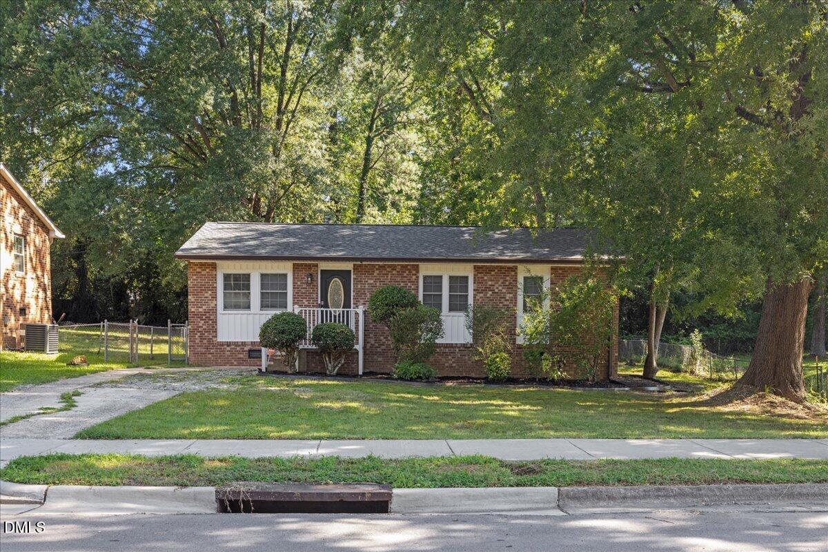817 Waring Street Property Photo 3